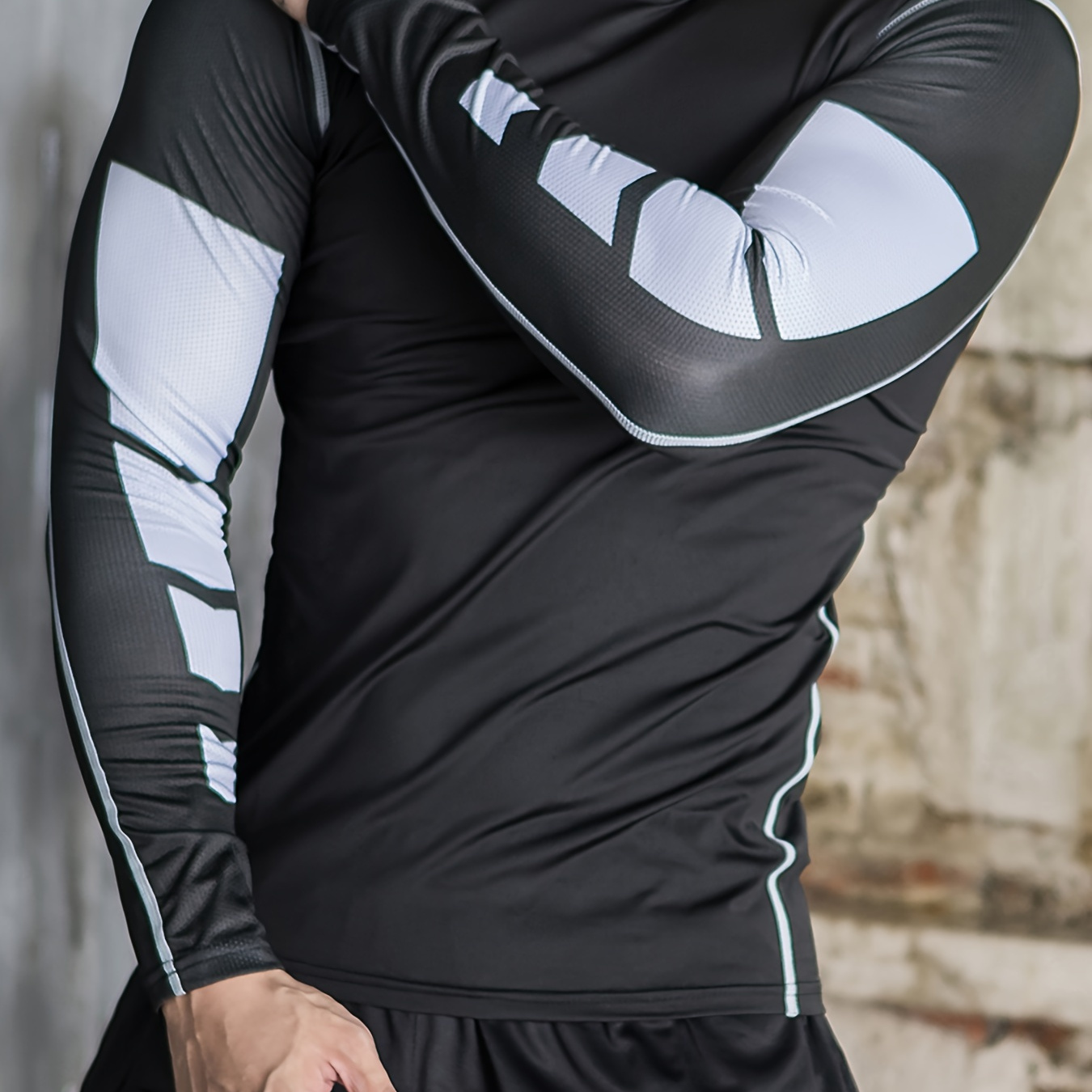 

Men's Contrast Color Geometric Graphic Pattern Skinny Fit Crew Neck Long Sleeve T-shirt, Breathable And Quick Dry Sports Tops For Spring And Autumn Fitness, Gym And Outdoors Sports Wear