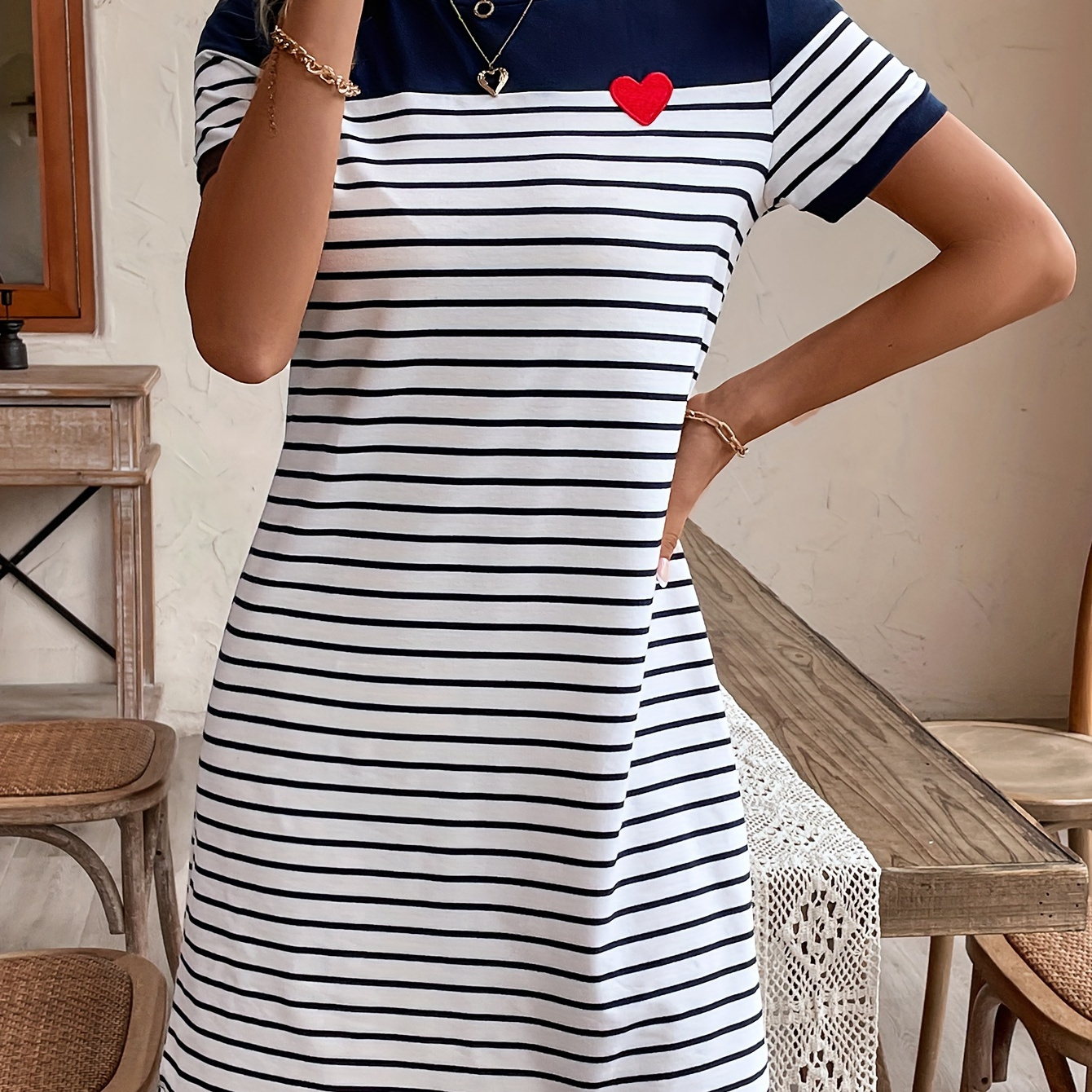

Color Block Heart Badge Dress, Casual Striped Short Sleeve Dress For Spring & Summer, Women's Clothing