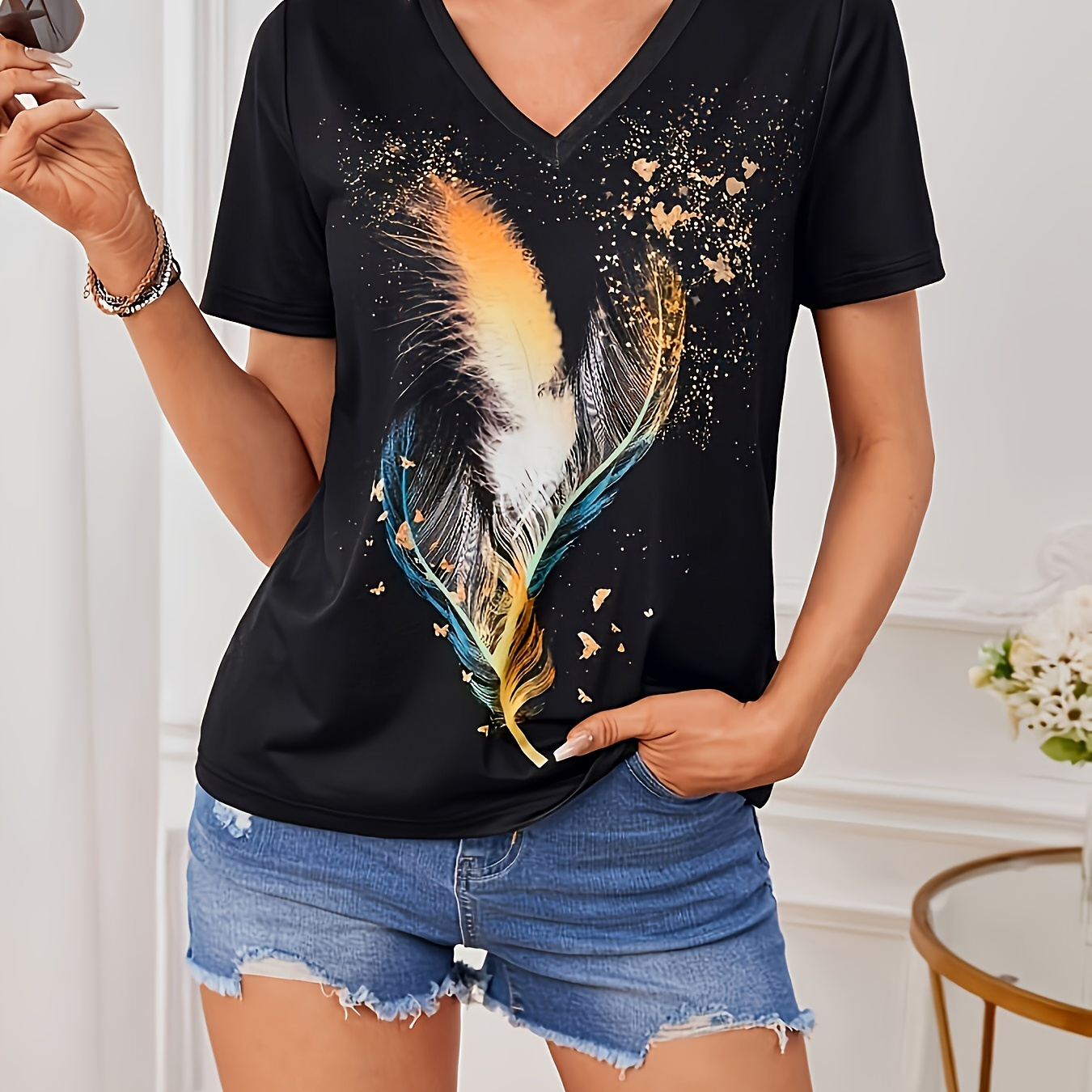 

Feather Print V Neck T-shirt Casual Short Sleeve Top For Spring & Summer, Women's Clothing