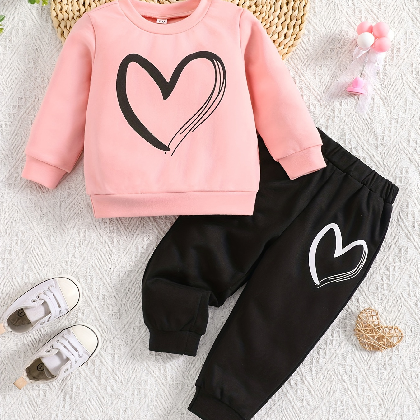 

Adorable Love-themed Outfit For Toddler Girls - Long Sleeve Sweatshirt & Pants Set For Spring & Autumn