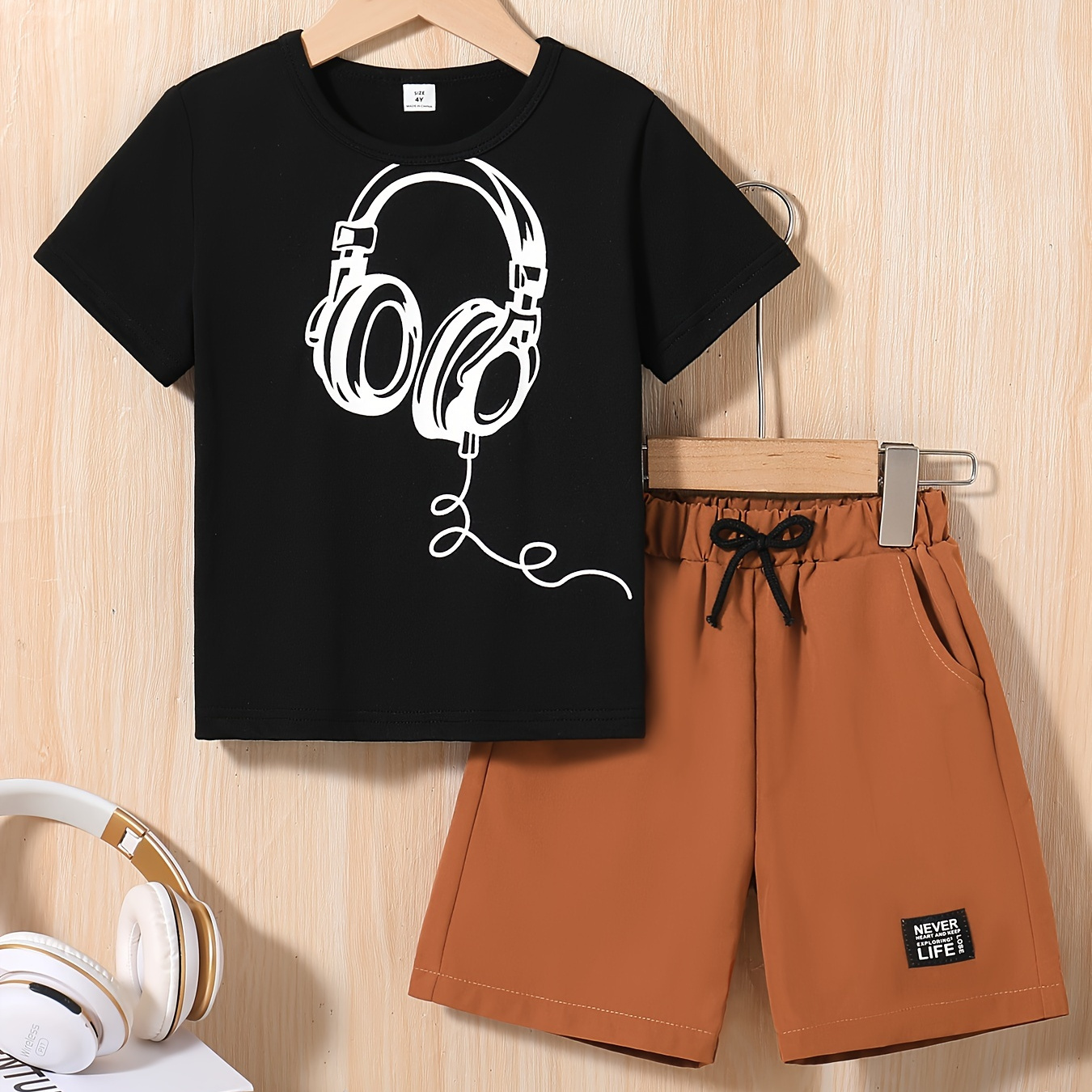 

2pcs Boys Casual Headphone Print Comfortable Versatile Short Sleeve T-shirt & Shorts Set, Cool, Lightweight And Comfy Summer Clothes!