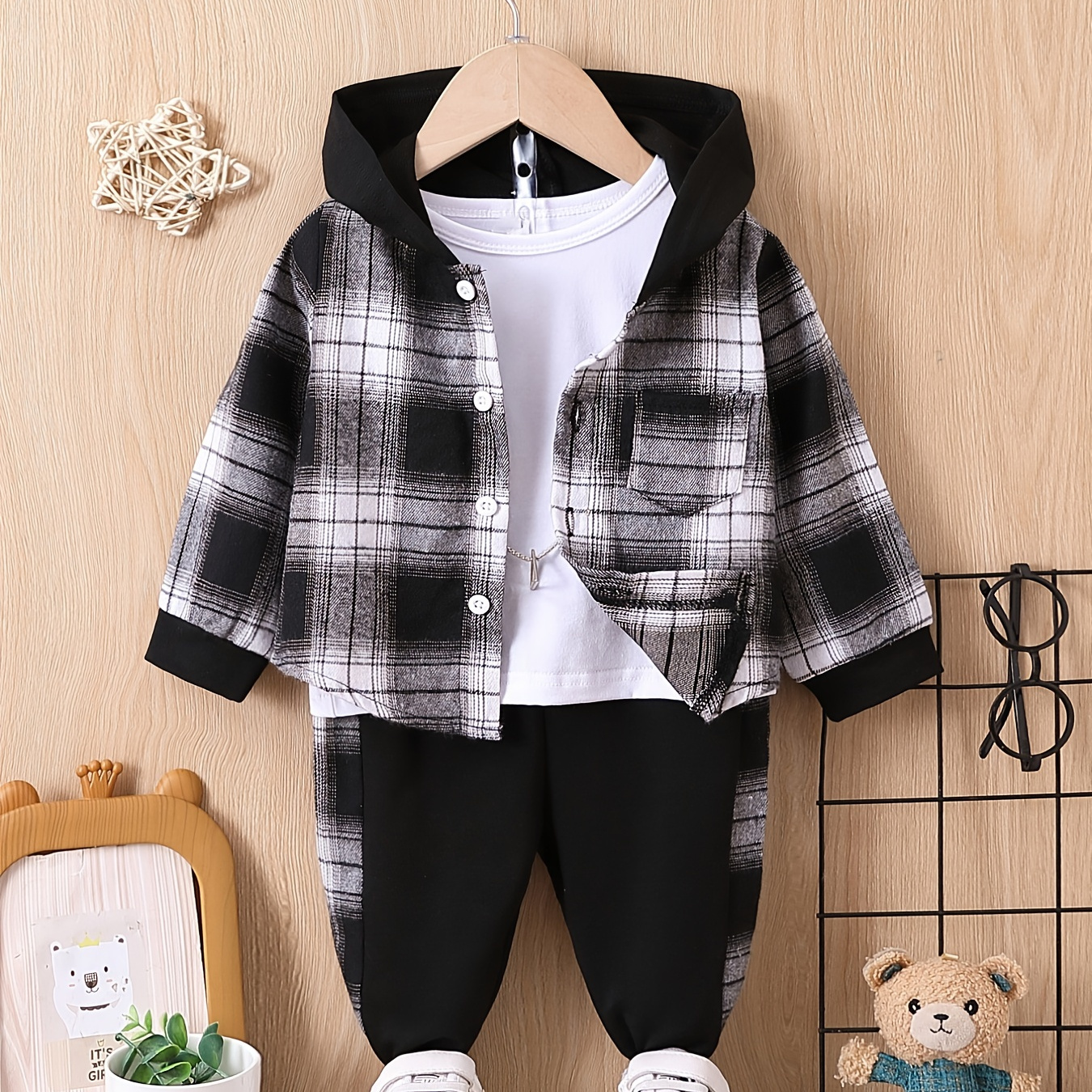 

Baby Boys Stylish Outfit - Hooded Black And White Plaid Shirt & Contrast Color Stitching Trousers Set Your Handsome Kids!