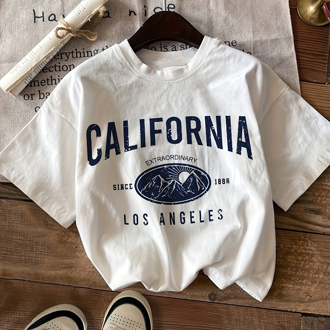 

Women's California Graphic T-shirt, Short Sleeve, Crew Neck, Casual Top, Mountain Print, Basic Style, For Everyday Wear