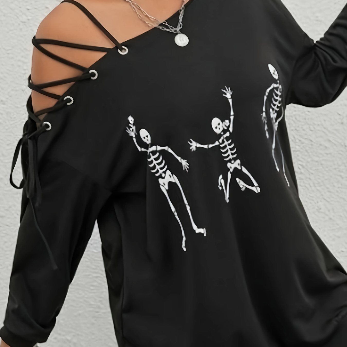 

Women's Elegant Polyester Blouse With V-neck, Soft And Breathable, Machine Washable, All-season Fashion Top