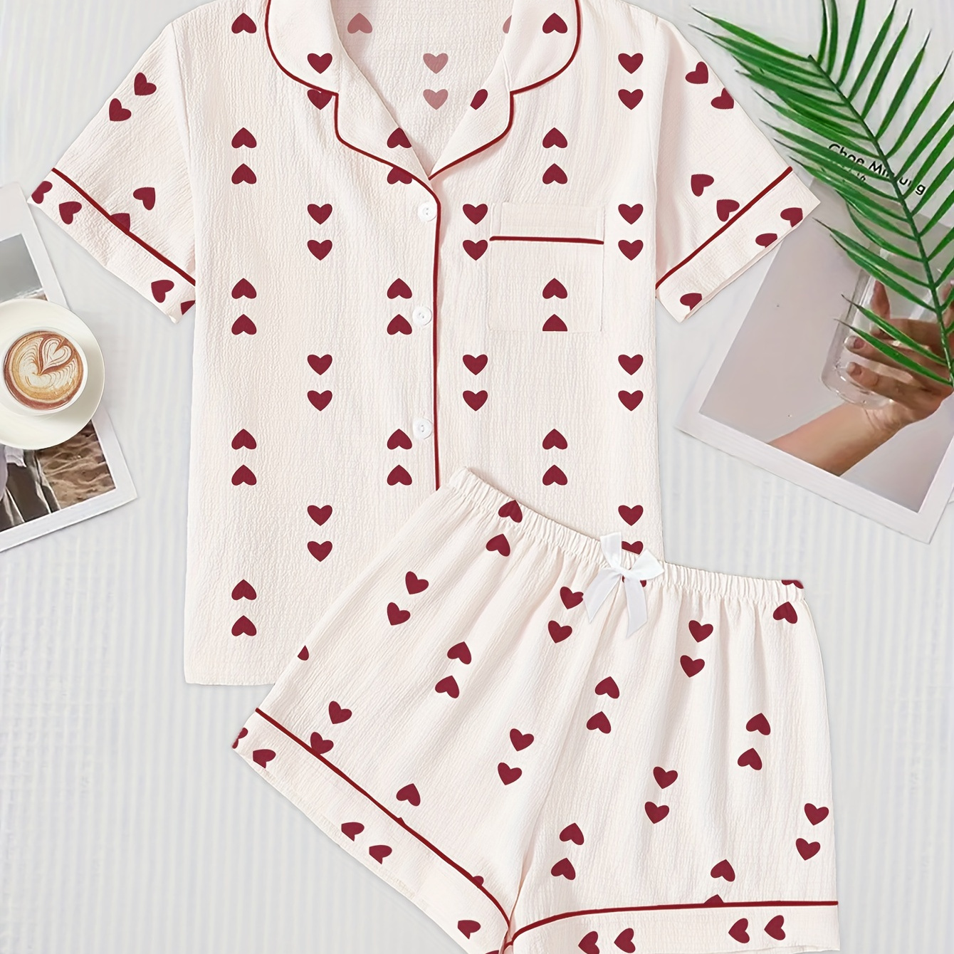 

Ensemble de pyjama décontracté à imprimé de cœur pour femme, haut à manches courtes boutonné et short, coupe décontractée confortable