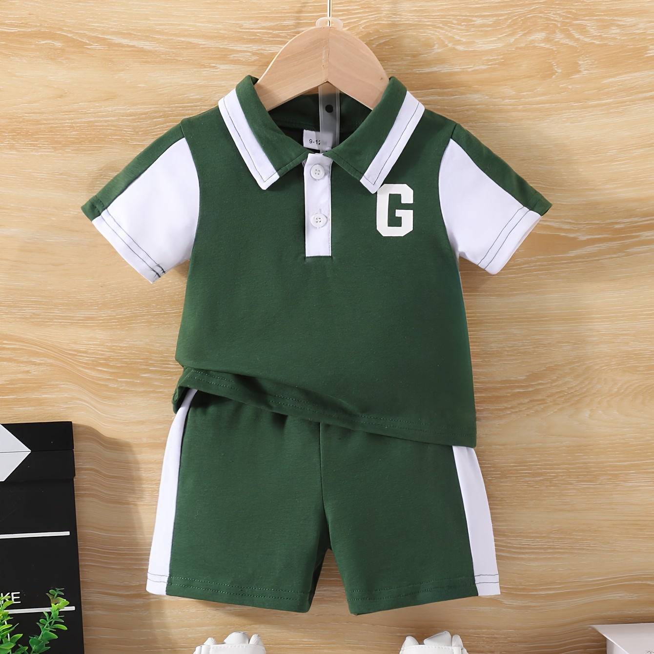 

Toddler Boys Summer Cotton Outfit, 2-piece Set With Letter Print Sports Turn-down Collar Shirt & Contrast Color Casual Shorts, Preppy Style, Green & White