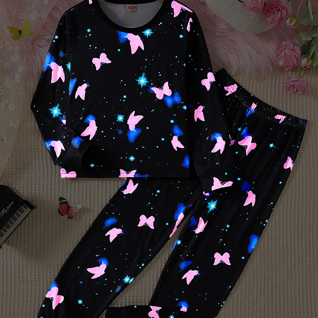 

Toddler Girls 2-piece Pajama Sets Luminous Butterfly Round Neck Long Sleeve Top & Full Print Trousers Casual Pj Sets For Spring & Autumn