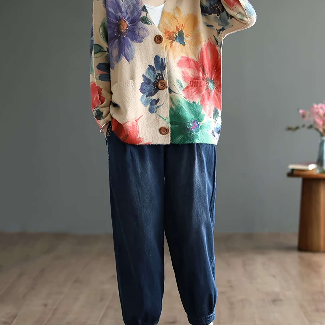 

Gilet boutonné à motif floral grande taille, cardigan tricoté à manches longues avec poches décontractées, vêtements grande taille pour femmes