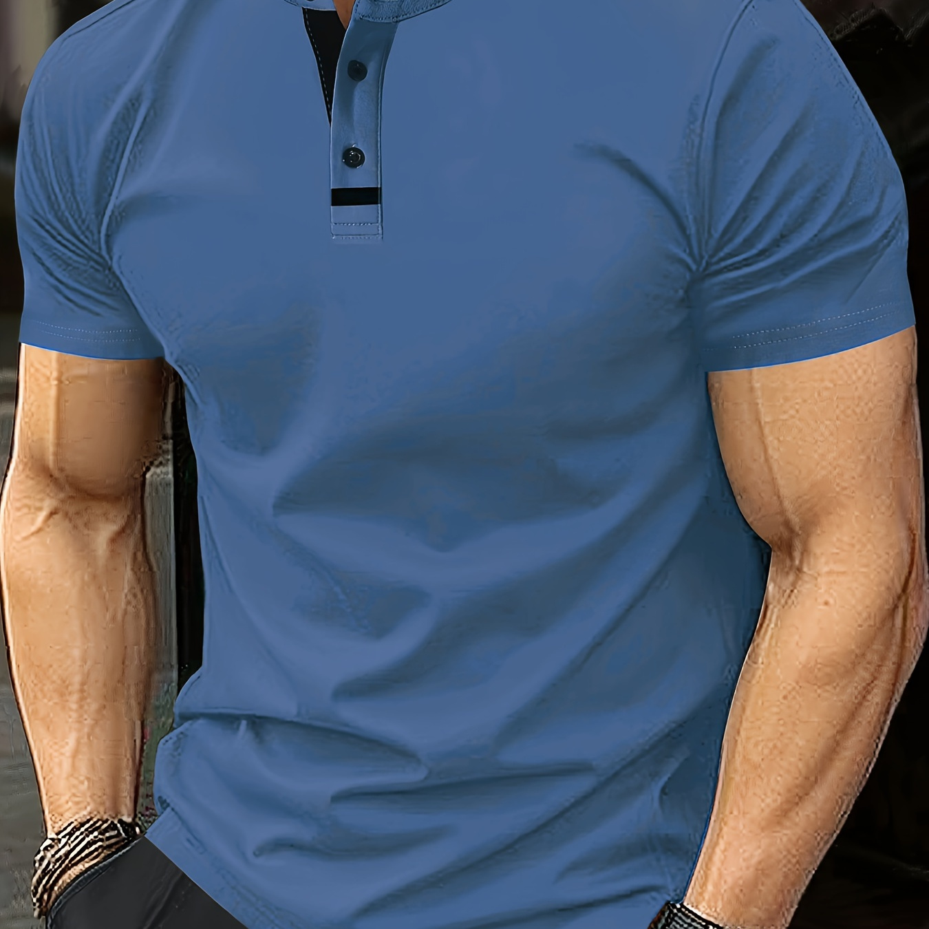 

Chemise Rouge Décontractée pour Homme - Manches Courtes, Col Rond avec Détail Bouton, Mélange de Polyester Léger, pour le Golf & Tenue Décontractée, Lavable en Machine