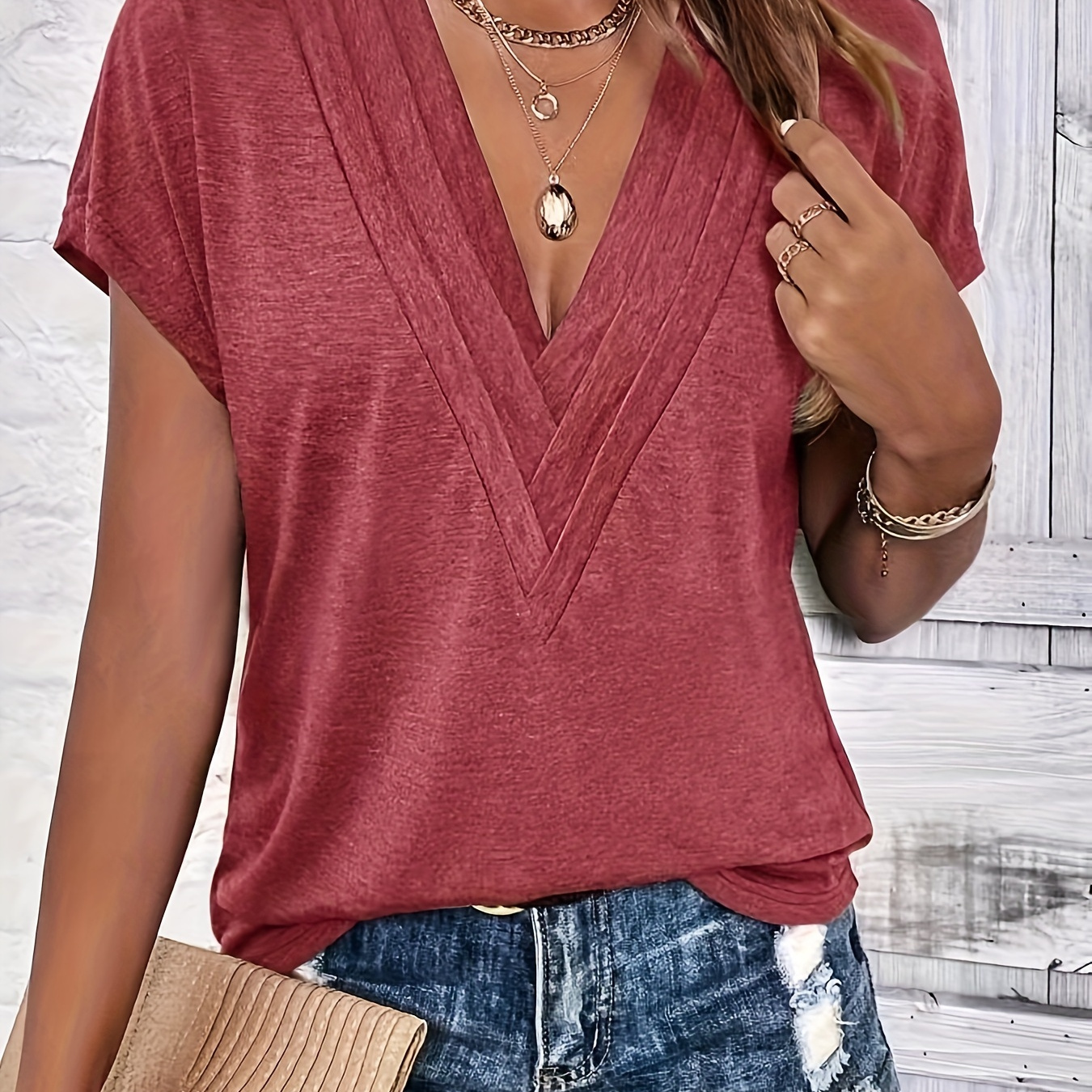 

Plus Size Solid Ruched V Neck T-shirt, Casual Short Sleeve Top For Spring & Summer, Women's Plus Size Clothing