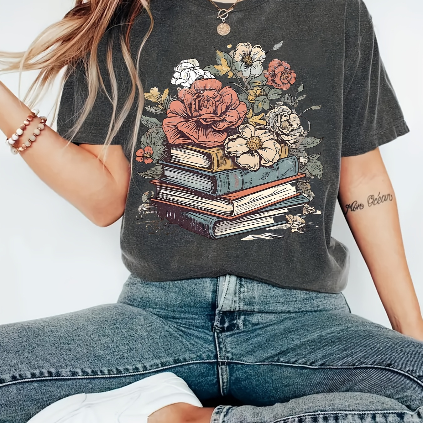 

1pc Women's Floral Books Print T-shirt, Polyester Crew Neck Casual Top, Knit Fabric, Regular Length - Perfect Gift For