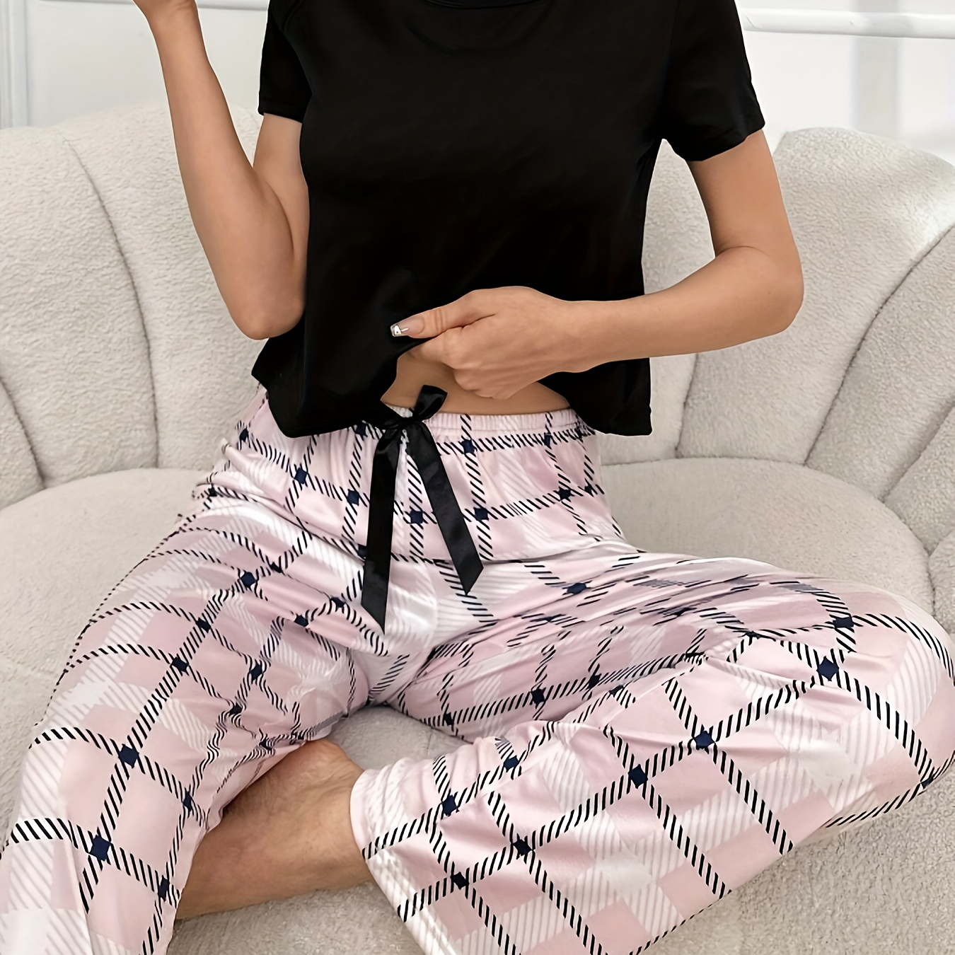 

Women's Casual Pajama Set, Solid Short Sleeve Round Neck Top & Plaid Pants, Comfortable Relaxed Fit