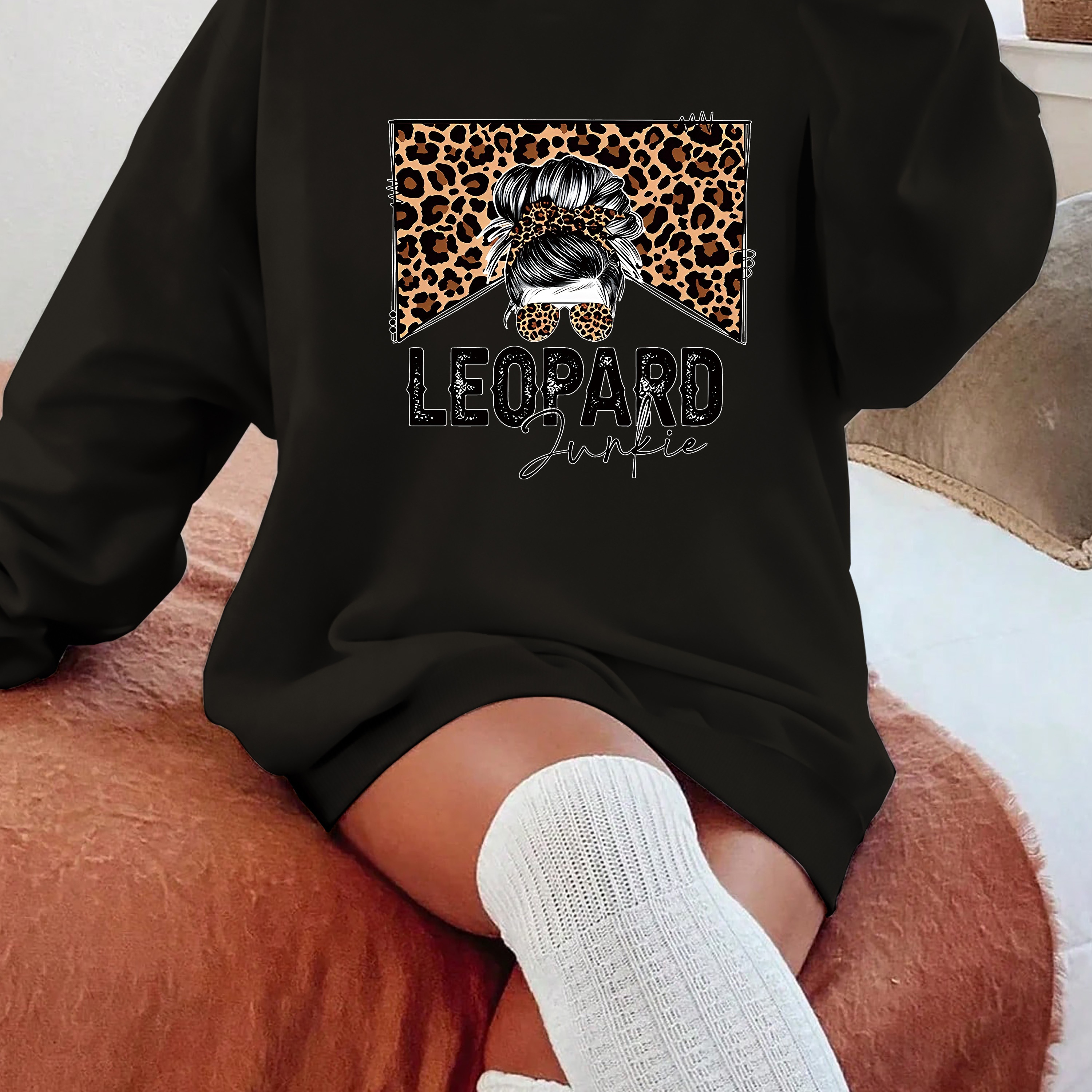 

Women's Leopard Print Long Sleeve Sweatshirt, Casual Crew Neck Polyester Pullover, Geometric Pattern Fashion Sports Sweatshirt, Knit Fabric, 230gsm