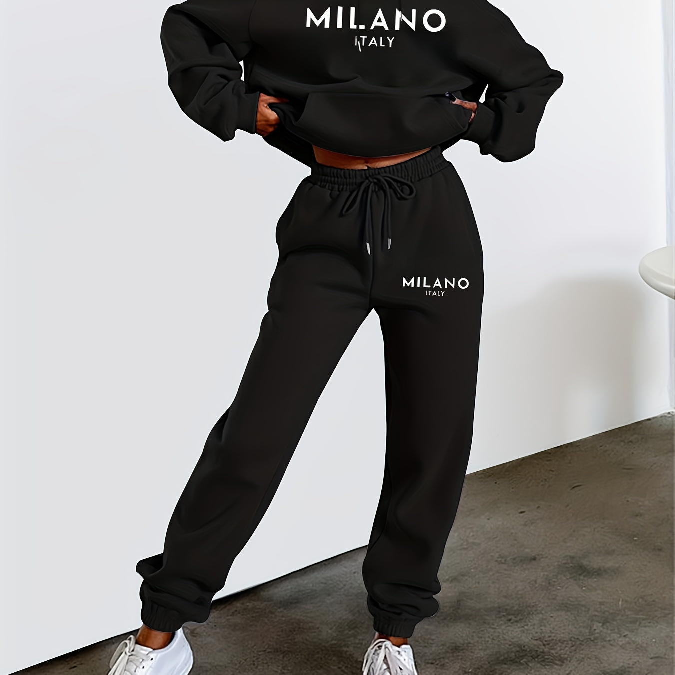 

Ensemble de survêtement à capuche tendance pour femme - un sweat-shirt à manches longues et un pantalon de sport, imprimé de lettres, cordon de serrage, micro-élastique, style sportif