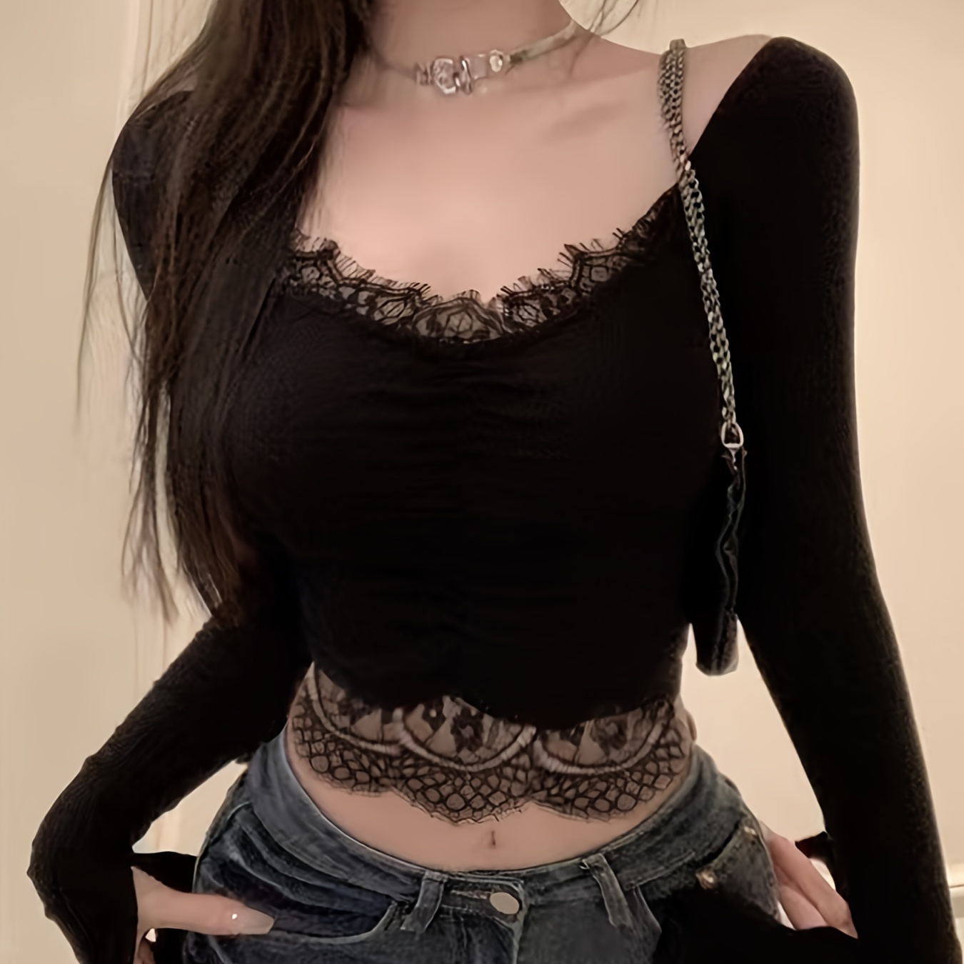 

Lace Trimmed Sexy Y2k T-shirt With Hem And V-neckline - Women's Short Sleeve Top In Black