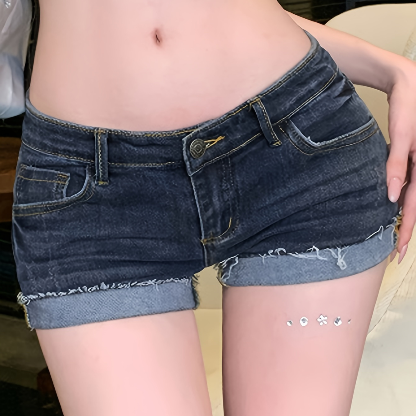 

Women's Casual Low Rise Denim Shorts, Solid Color, Slim Fit, Rolled Cuff, Street Style Jean Hotpants