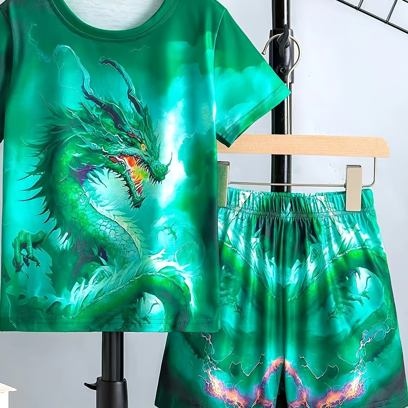 

2pcs Boys Trendy Green Flyiing Dragon 3d Print Comfortable Versatile Short Sleeve T-shirt & Shorts Set, Cool, Lightweight And Comfy Summer Clothes!