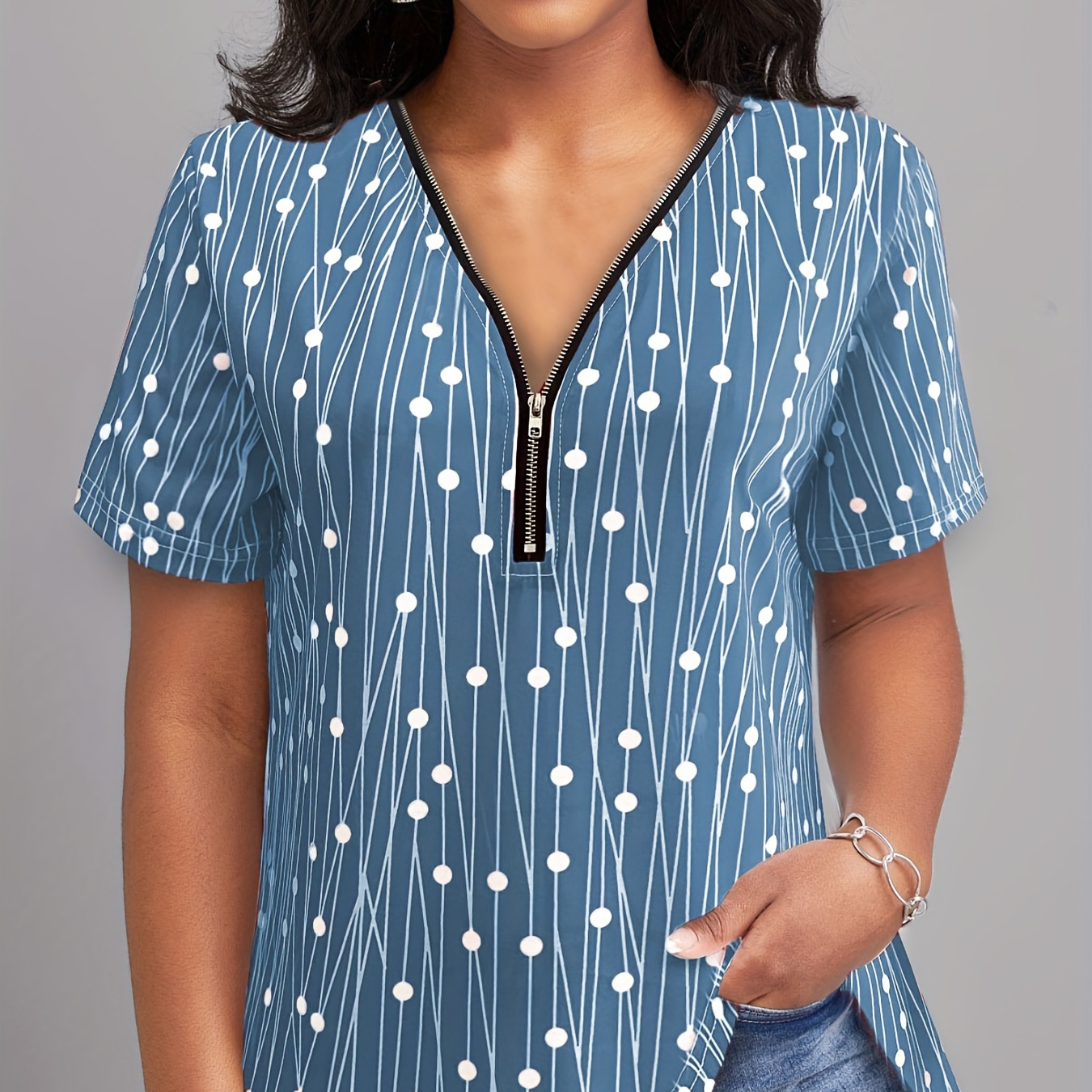 Plus Size Casual T-shirt, Women's Plus Geometric Print Zipper Short Sleeve V Neck Slight Stretch T-shirt