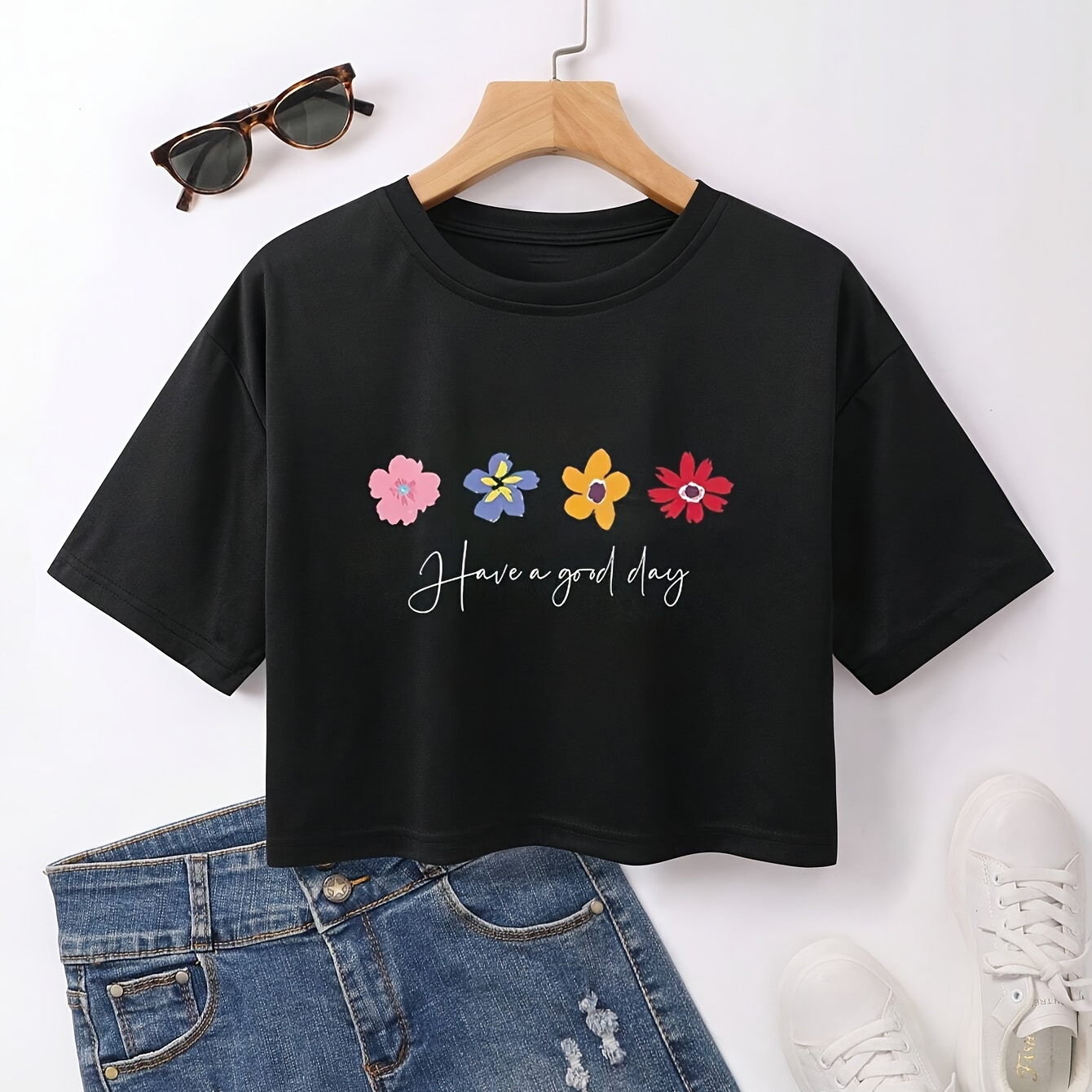 

Chic Floral Print Top - Casual Short Sleeve T-shirt For Women, Breathable Polyester, Machine Washable