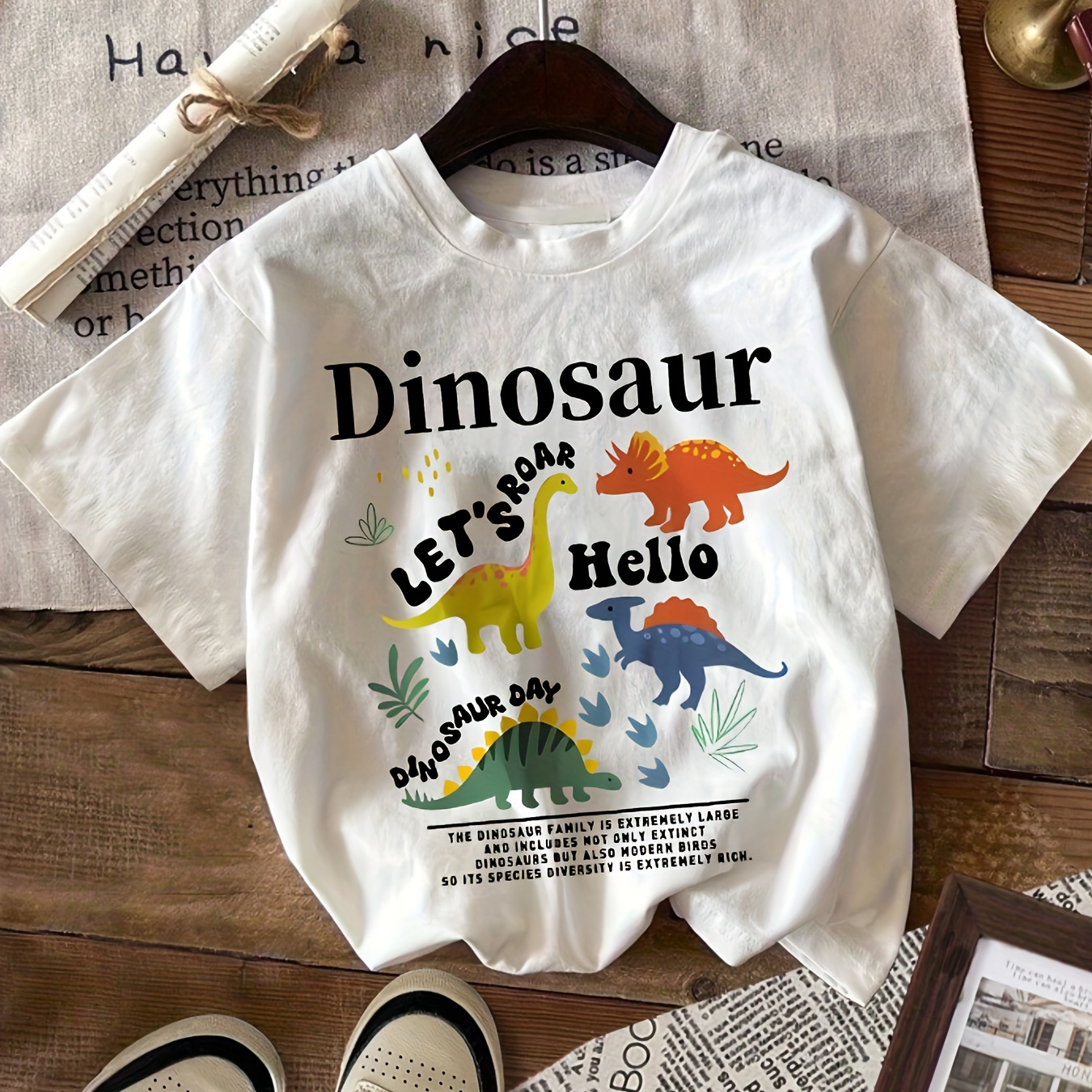 

Dinosaur Print T-shirt, Short Sleeve Crew Neck Casual Top For Summer & Spring, Women's Clothing
