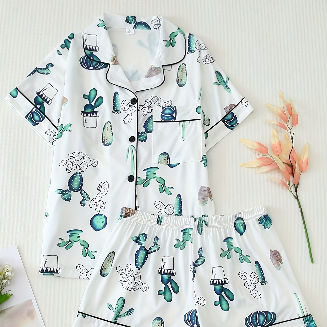 

Women's Cactus Pajama Set, Short Sleeve Buttons Lapel Top & Shorts, Comfortable Relaxed Fit