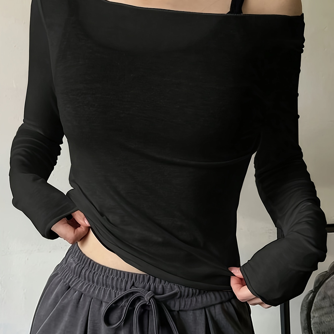 

Women' Color Slanted Shoulder Slimming Long Sleeve T-shirt