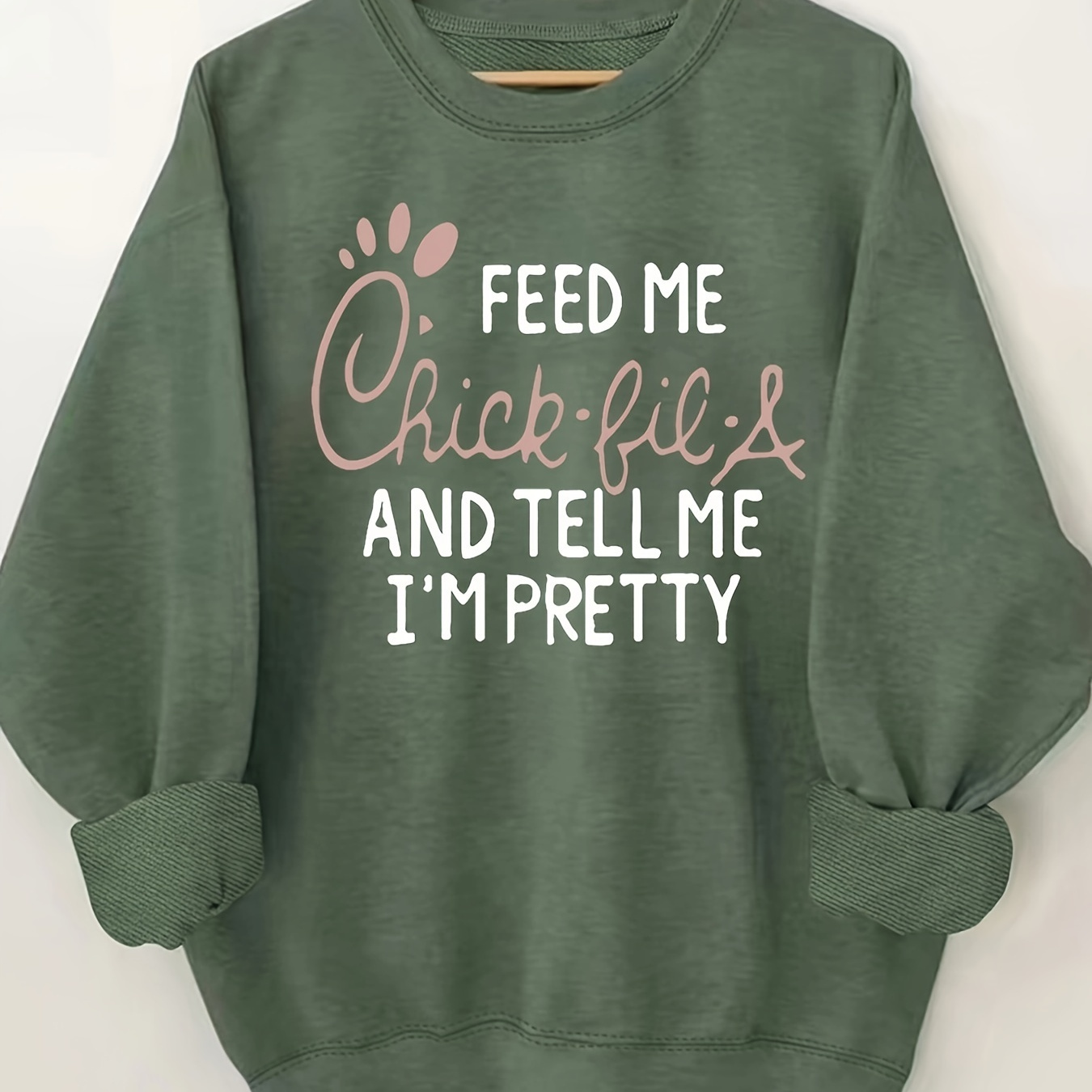 

Comfy ' Chicken & Me I'm Pretty' Printed Sweatshirt - Women's Casual Round Neck Pullover, Soft With , Machine Washable