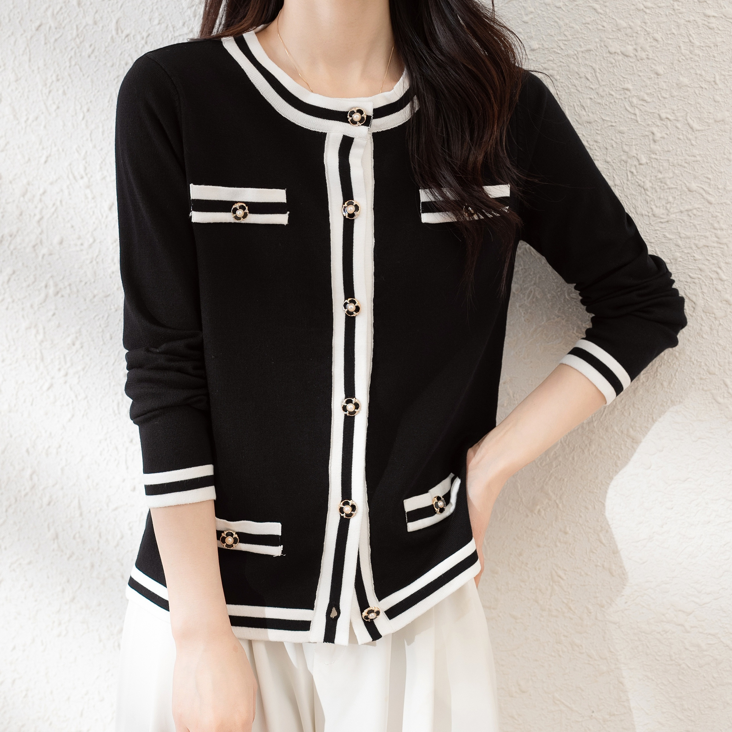 

Women's Casual Striped Long Sleeve Knit Cardigan, Crew Neck Viscose Sweater With Fake Pockets, Knit Fabric Top, 350g/m² Medium Stretch - Black & White