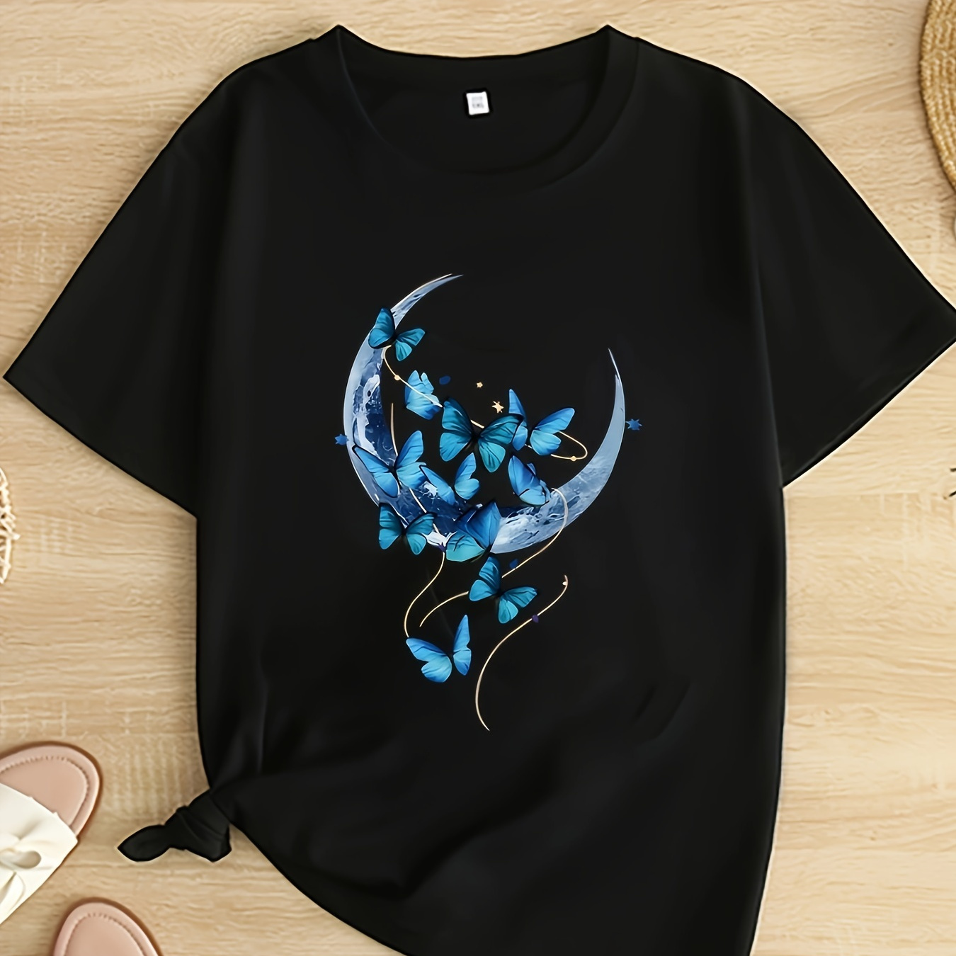 

Plus Size Butterfly & Moon Print T-shirt, Casual Short Sleeve Top For Spring & Summer, Women's Plus Size Clothing