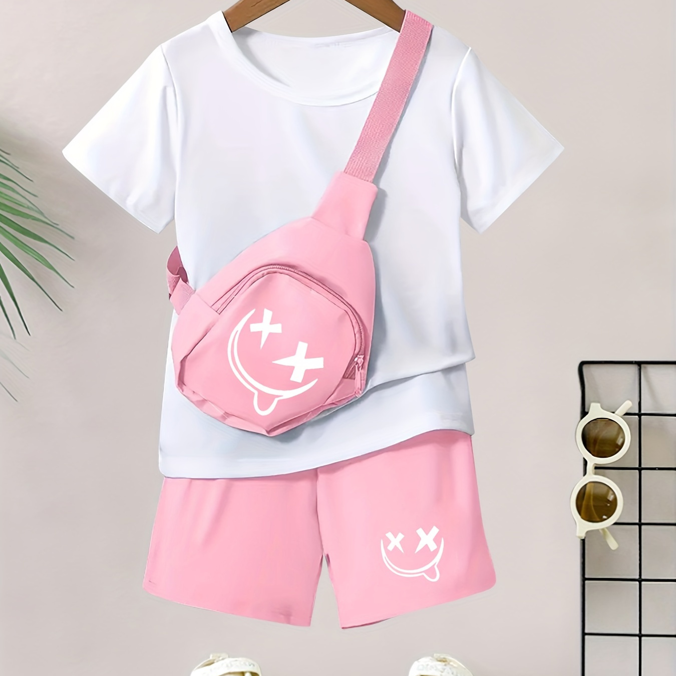 

Chic Smile Print Girls 3pcs Basic T-shirt + Elastic Waist Shorts With Bag Set, Casual Sports 2-piece Summer Outfit For Girls