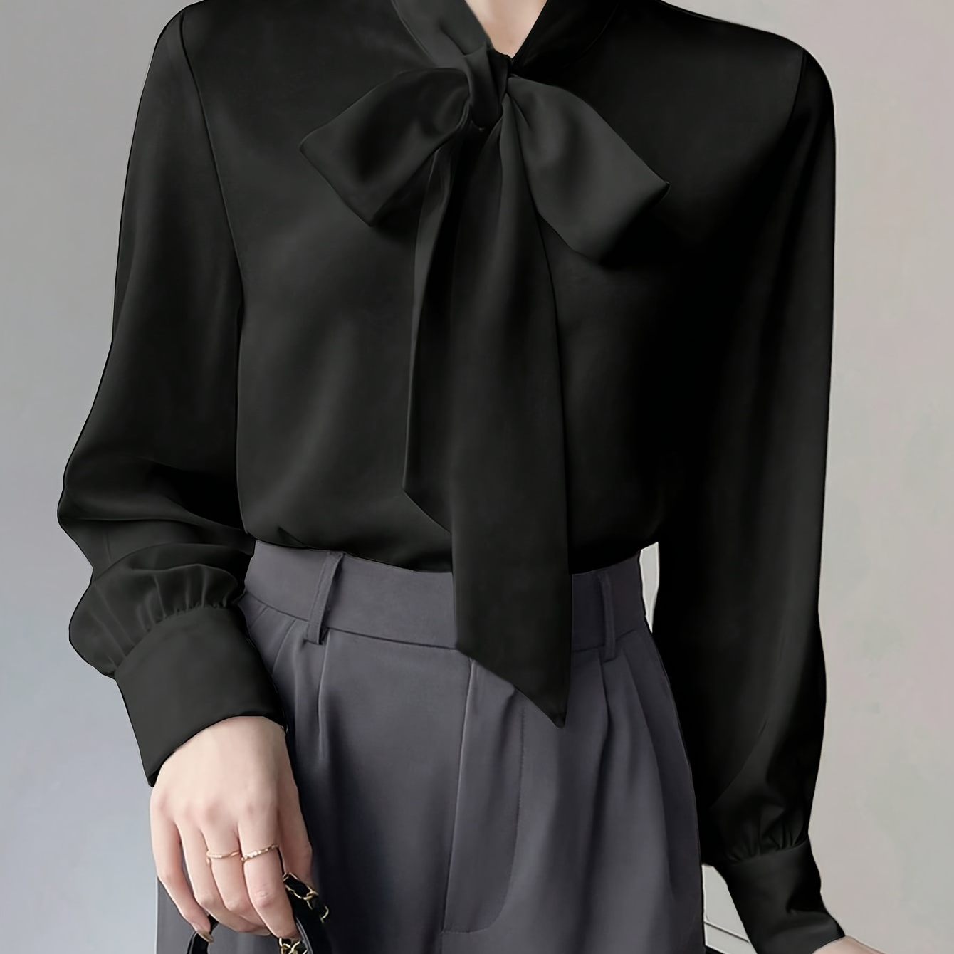 

Blouse Élégante Unie Noire à Col en V avec Détail Nœud - Manches Longues, Boutonnage, Polyester, Lavable en Machine - Chic & Polyvalente pour Toutes les