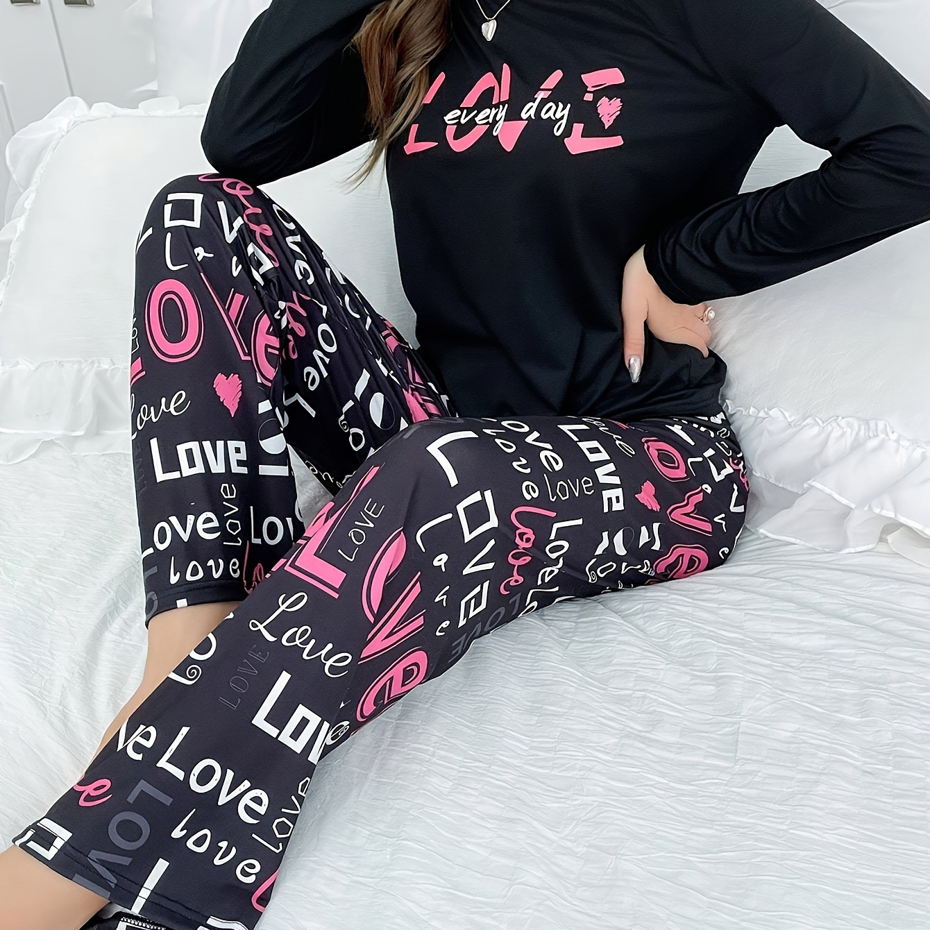 

Ensemble de pyjama décontracté pour femme avec graffiti, haut à manches longues et col rond, pantalon, coupe décontractée confortable pour