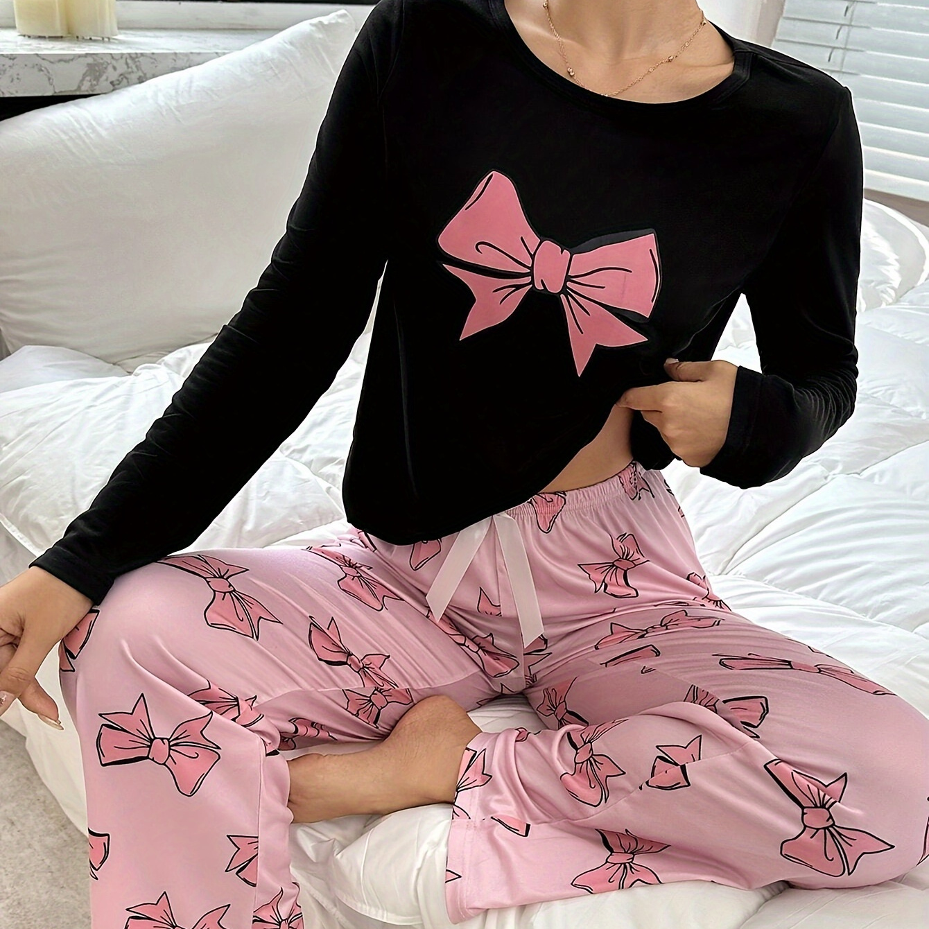 

Cartoon Bow Print Long Sleeve Pajamas Set