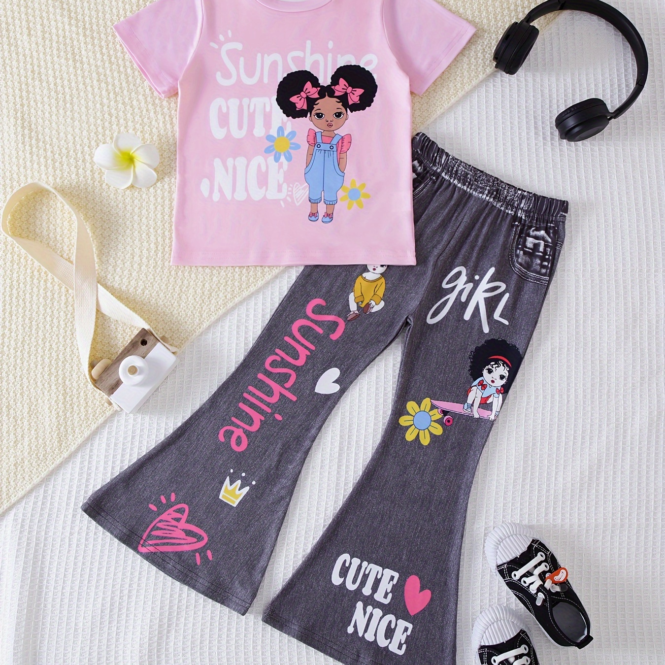 

Cute Girls 2pcs Versatile Cartoon Girl Graphic Short Sleeve T-shirt + Imitation Denim Print Flare Pants Set