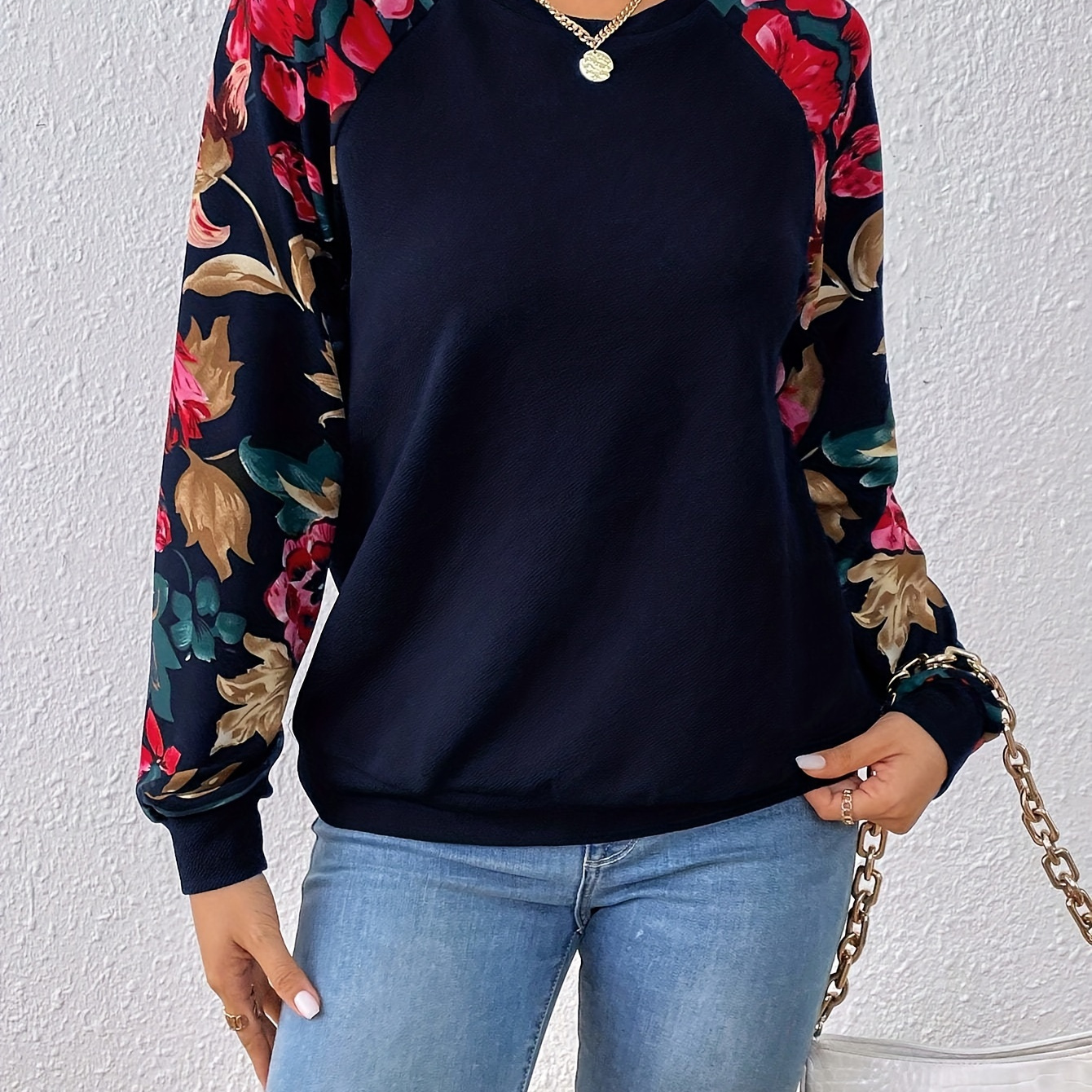 

Women's Floral Print Raglan Sleeve Long Sleeve T-shirt, Casual Polyester , Round Neck, Regular Fit, Pullover Top For Fall/winter Season