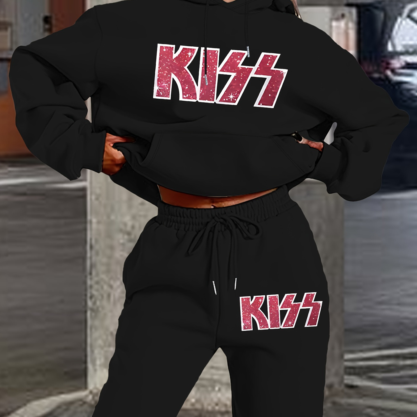 

Women's Hooded Sweatshirt And Pants Set With Kiss Print - 100% Polyester Casual Tracksuit With Geometric Pattern And Pockets For Fall/winter - Knit Fabric Hoodie Lounge Wear