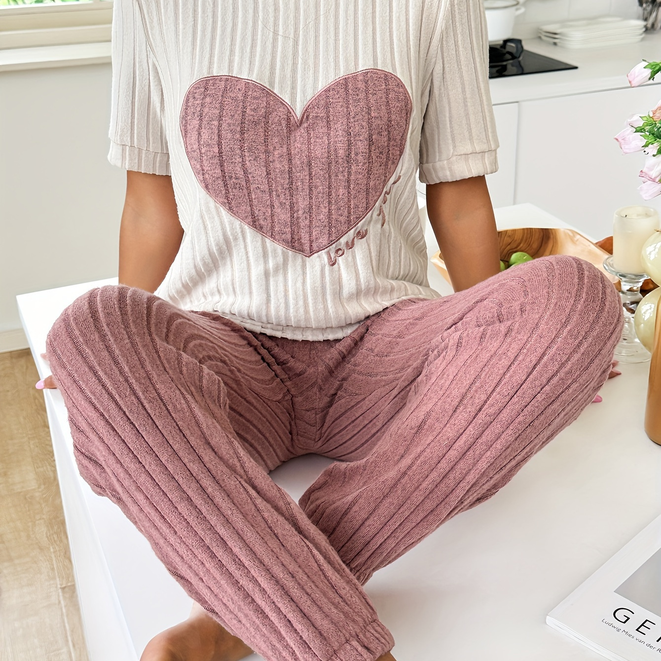 

Women's Heart & Letter Print Ribbed Casual Pajama Set, Short Sleeve Round Neck Top & Joggers, Comfortable Relaxed Fit, Summer Nightwear