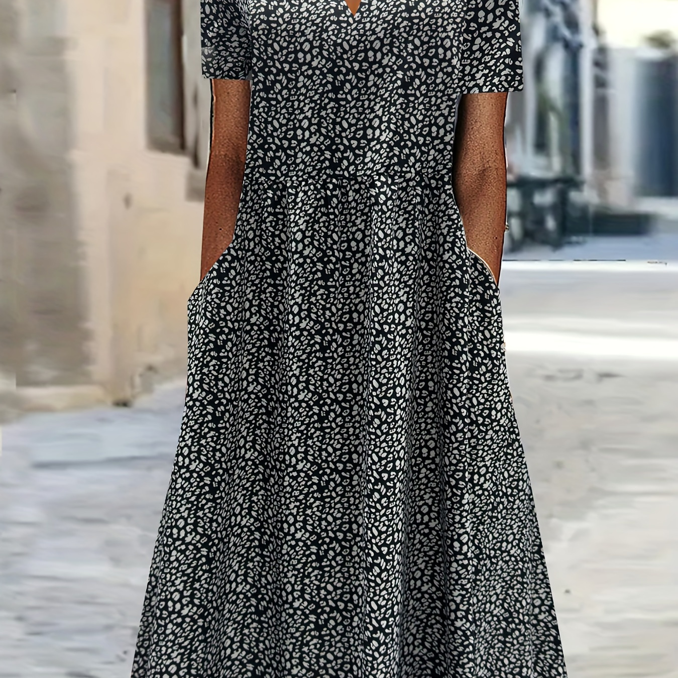 

Plus Size Casual Dress, Women's Plus Dalmatian Print Short Sleeve Notched Neck Dress With Pockets