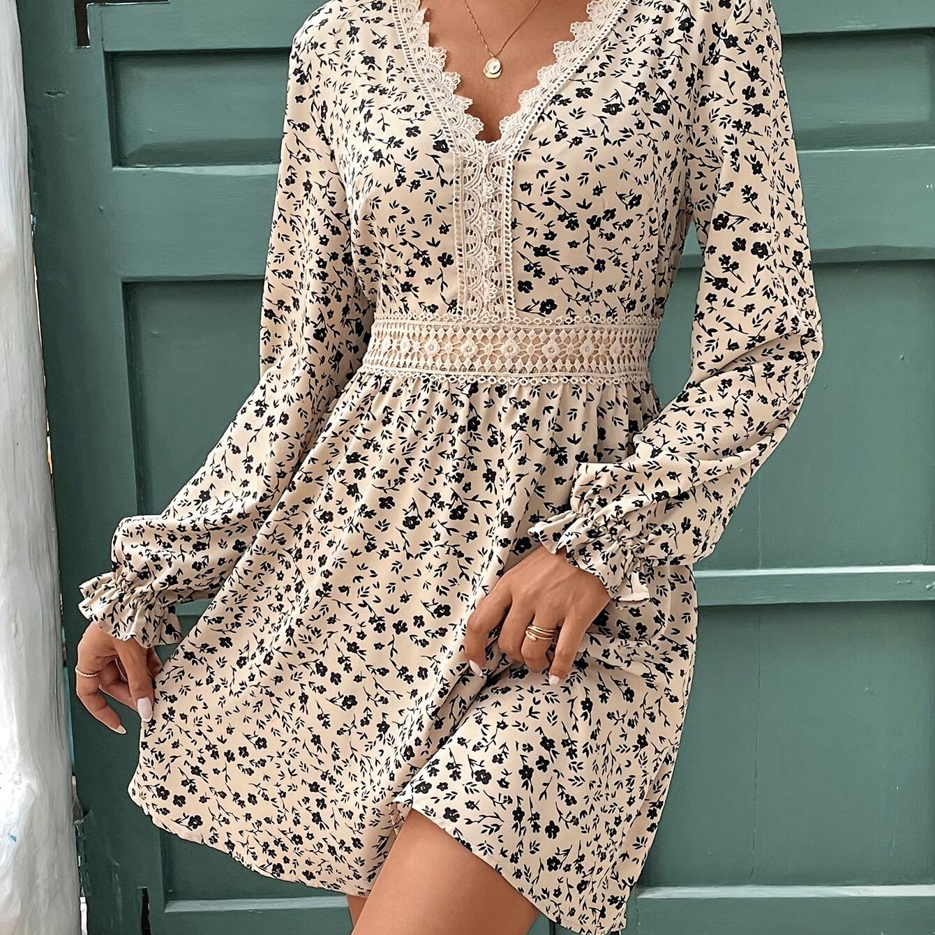 

Elegant Floral Print Long Sleeve Dress With Contrast Lace Detail, V-neck, 100% Polyester, Spring/fall Collection For Women