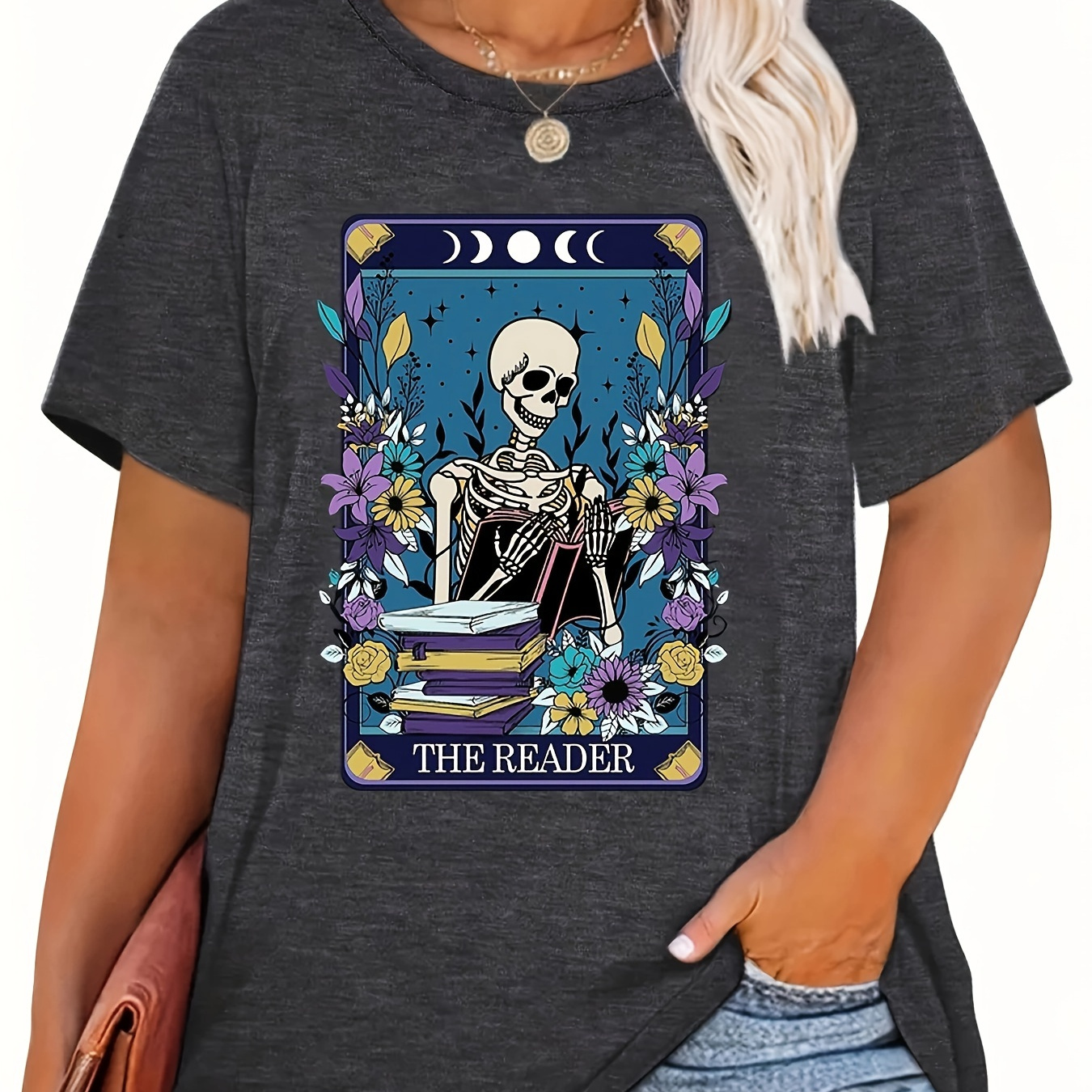 

Plus Size Skull Print T-shirt, Halloween Crew Neck Short Sleeve T-shirt, Women's Plus Size clothing