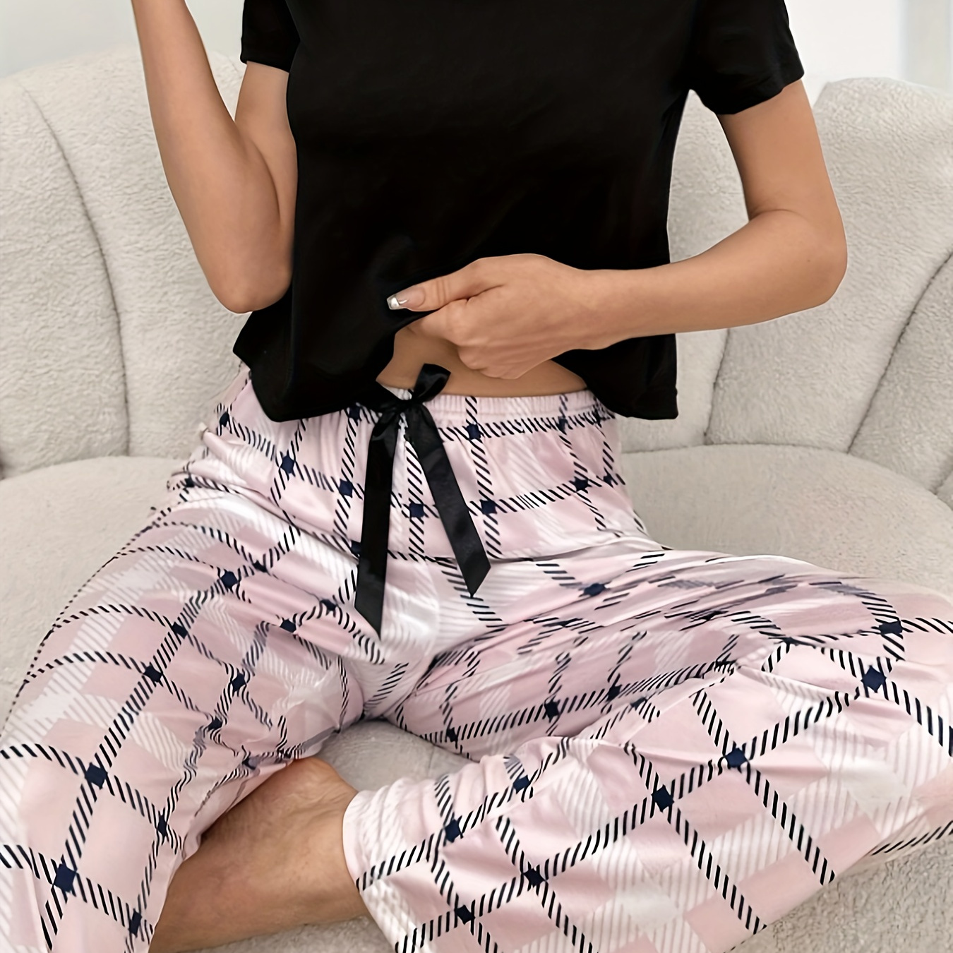 

Casual Soft Comfy Pajama Set, Solid Round Neck Short Sleeve Top & Plaid Pants, Women's Sleepwear