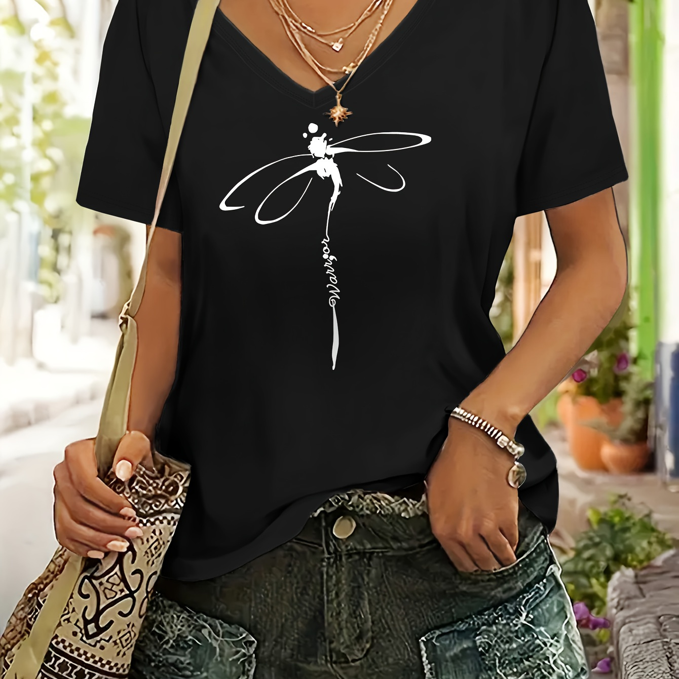 

Dragonfly Print Casual T-shirt, V Neck Short Sleeves Sports Tee, Women's Comfy Tops