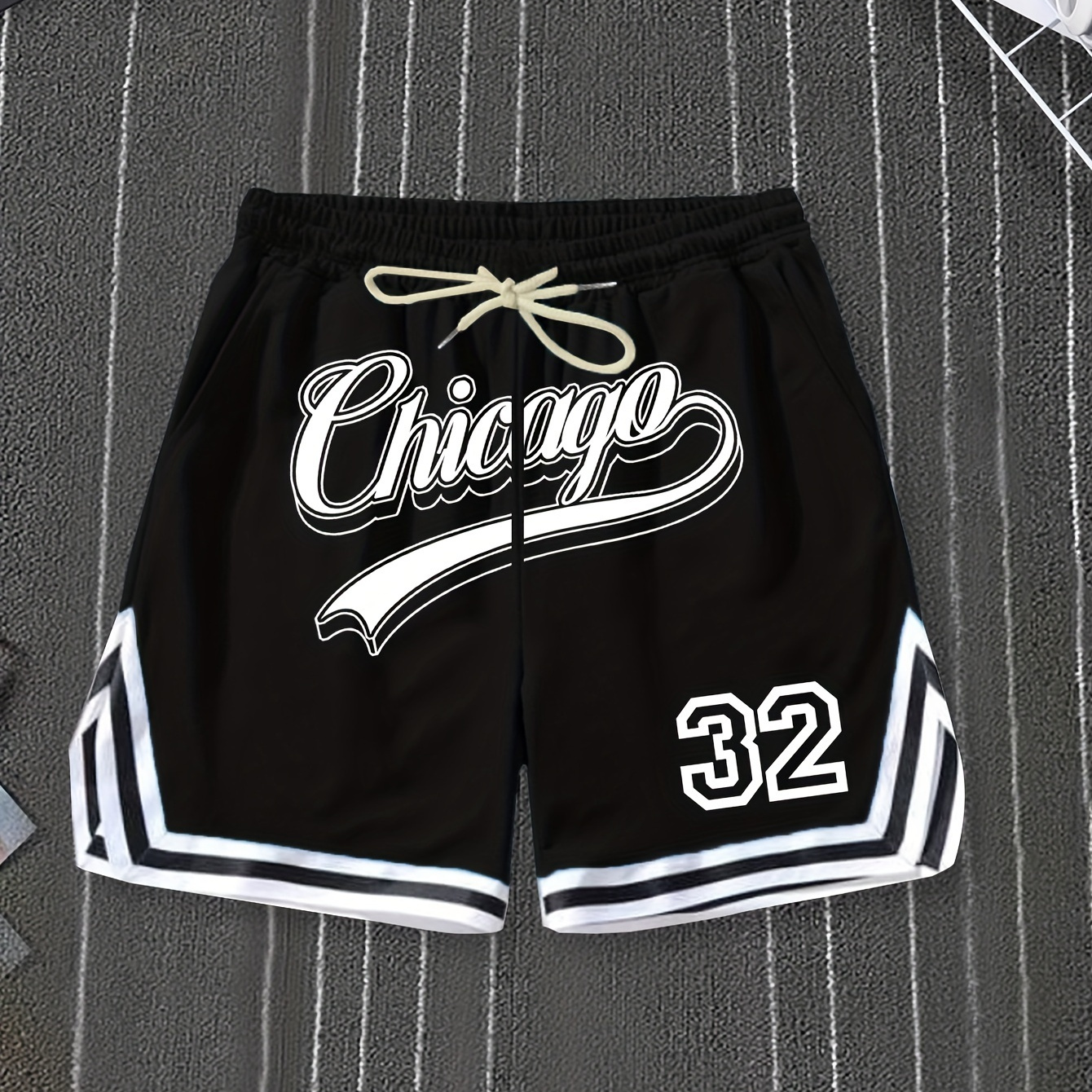 

Chicago 32 Print Men's Casual Shorts, Polyester 100% Solid Color Shorts With Stretch, Regular Fit, 190g/m² Fabric Weight, Knit Fabric Weaving Method