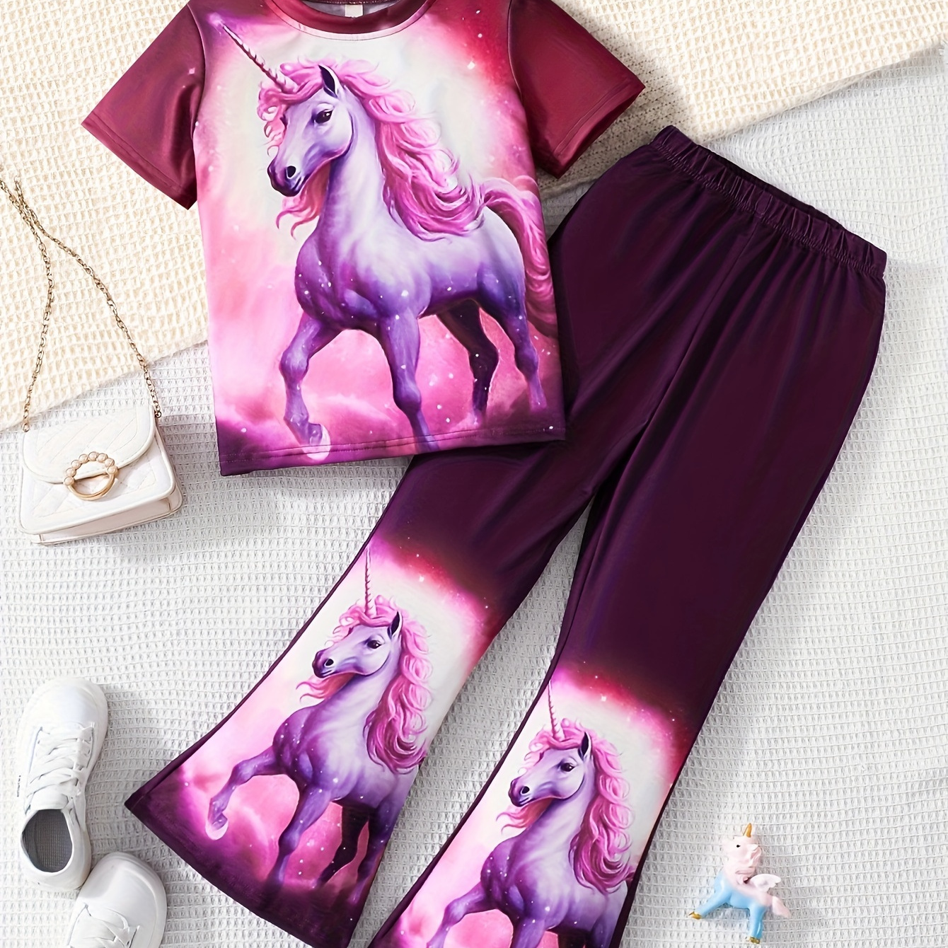 

2pcs Tween Girl's Dreamy Horse Print Short Sleeve T-shirt Top + Graphic Flared Pants Casual Set, Summer Clothes For 8-13y