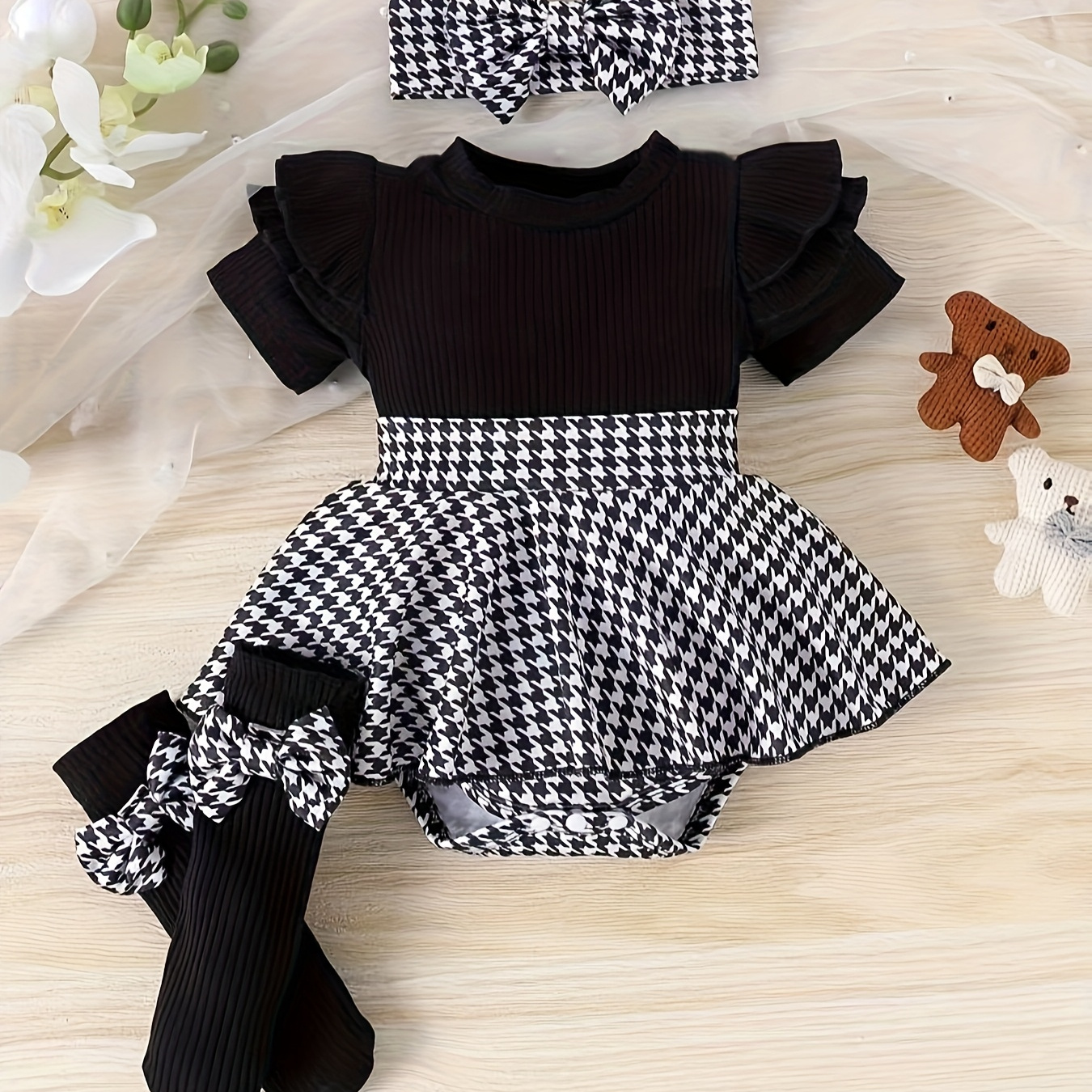 Conjunto de 3 piezas para bebé niña: Mameluco de pata de gallo con mangas de volantes, diadema y calcetines, perfecto para exteriores, artículos de primera necesidad para recién nacido/pequeño