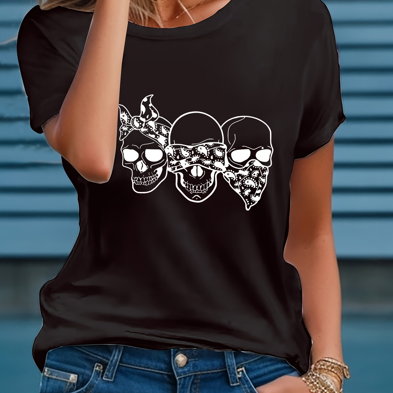 

Skulls Graphic Print T-shirt, Short Sleeve Crew Neck Casual Top For Summer & Spring, Women's Clothing