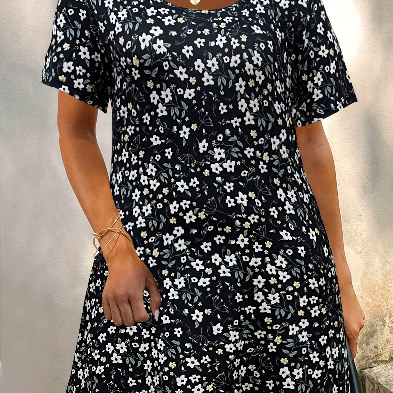 

Plus Size Floral Print Dress, Casual Short Sleeve Crew Neck Dress For Spring & Summer, Women's Plus Size clothing