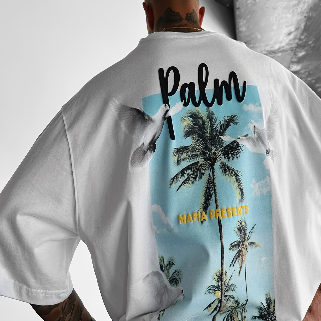 

3d Digital And Coconut Tree Pattern And Letter Print "palm Paradise" Crew Neck And Short Sleeve T-shirt, Casual And Trendy Tops For Men's Summer Leisurewear And Beach Vacation