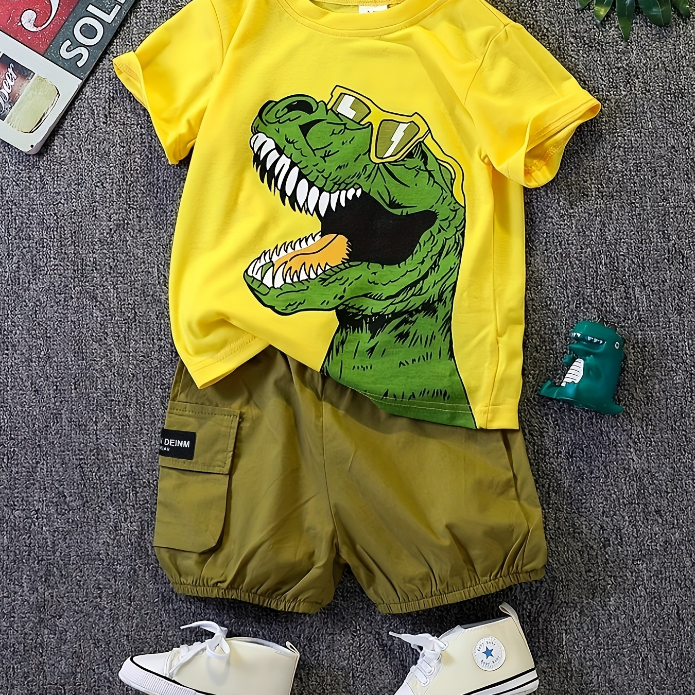 

Boys Cartoon Dinosaur Outfit Cargo Shorts & T-shirt Short Sleeves Crew Neck Casual Summer Kids Clothes