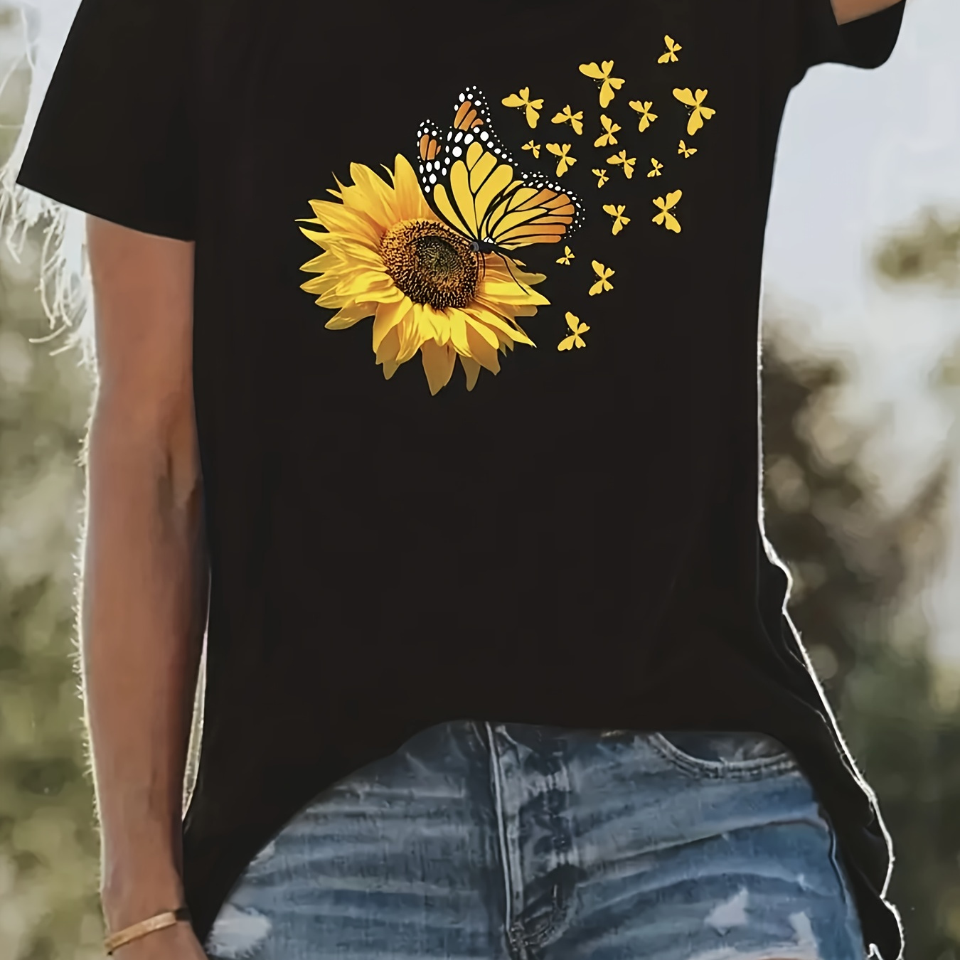 

Sunflower & Butterfly Print Crew Neck T-shirt, Casual Short Sleeve Top For Spring & Summer, Women's Clothing